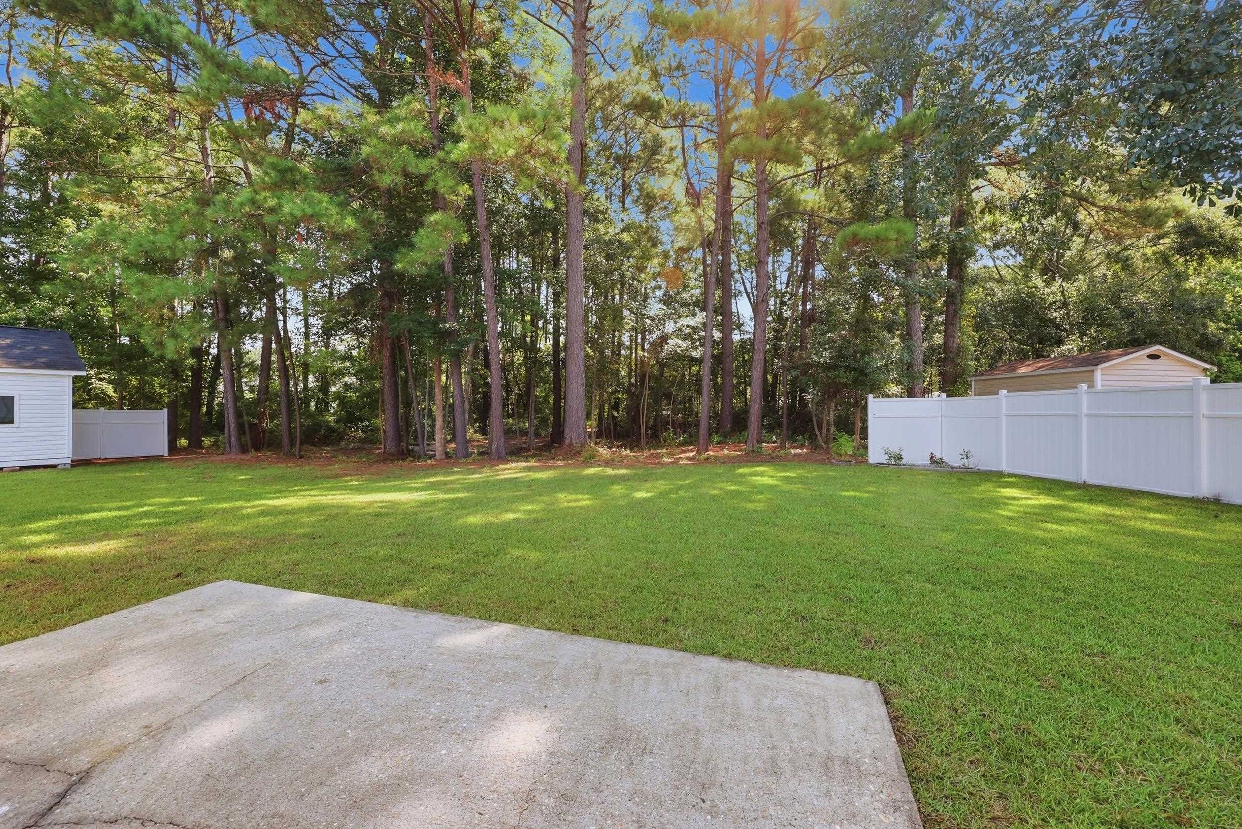 1057 Courtyard Dr. Property Photo 29