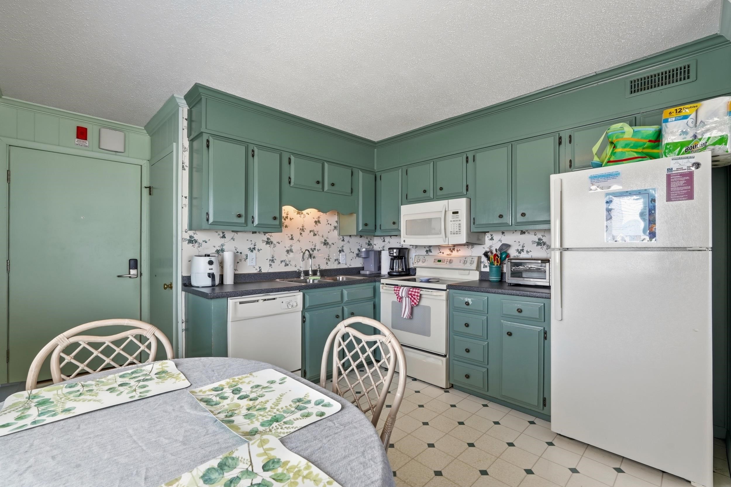 6302 N Ocean Blvd. N Property Photo 12