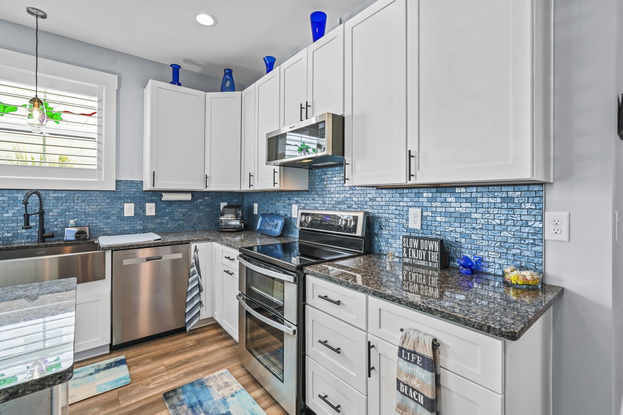 707 Elizabeth Dr. Property Photo 6