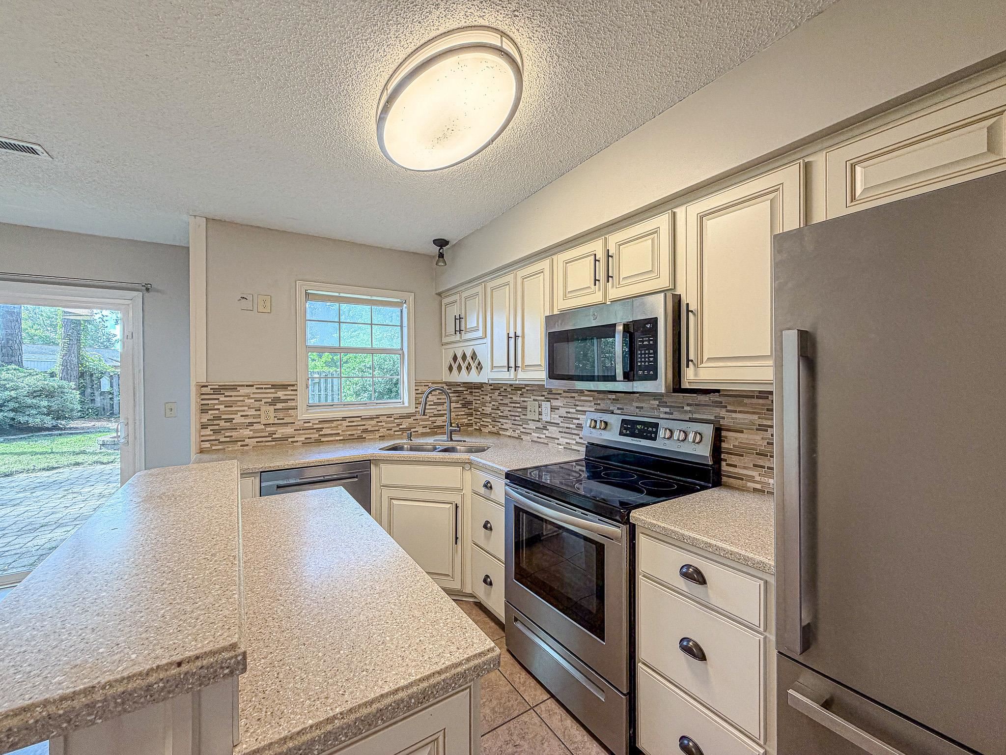 302 Scotts Mill Ct. Property Photo 11