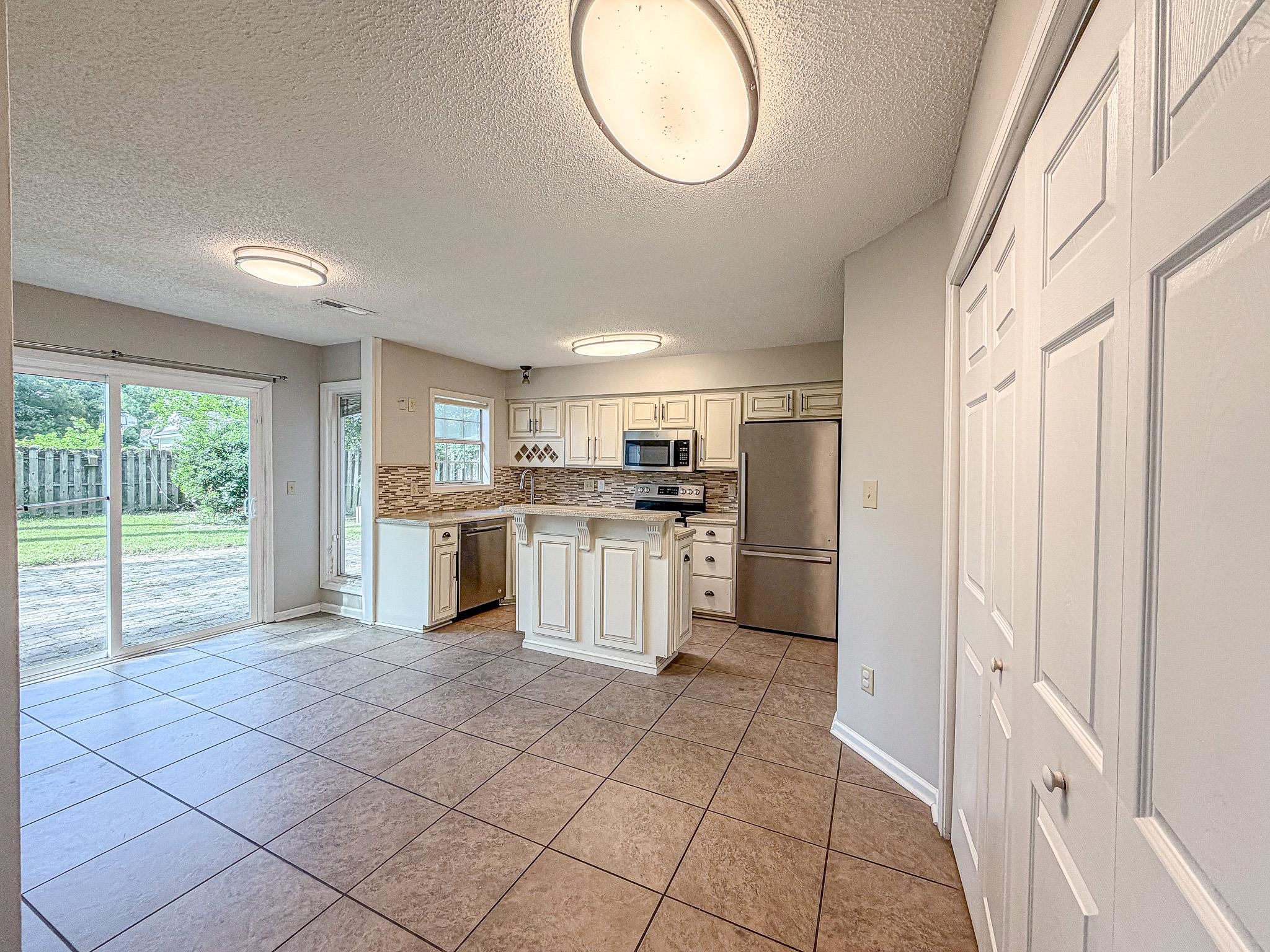 302 Scotts Mill Ct. Property Photo 14