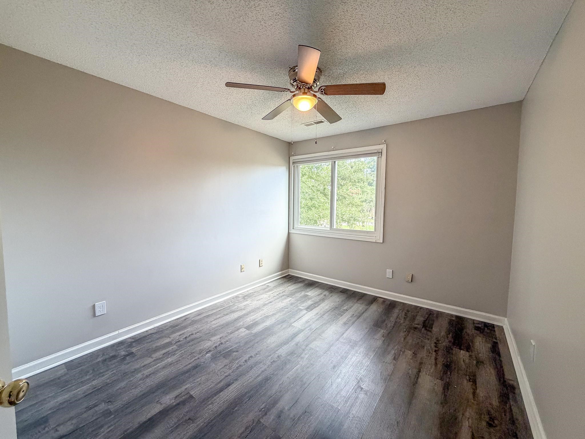 302 Scotts Mill Ct. Property Photo 32