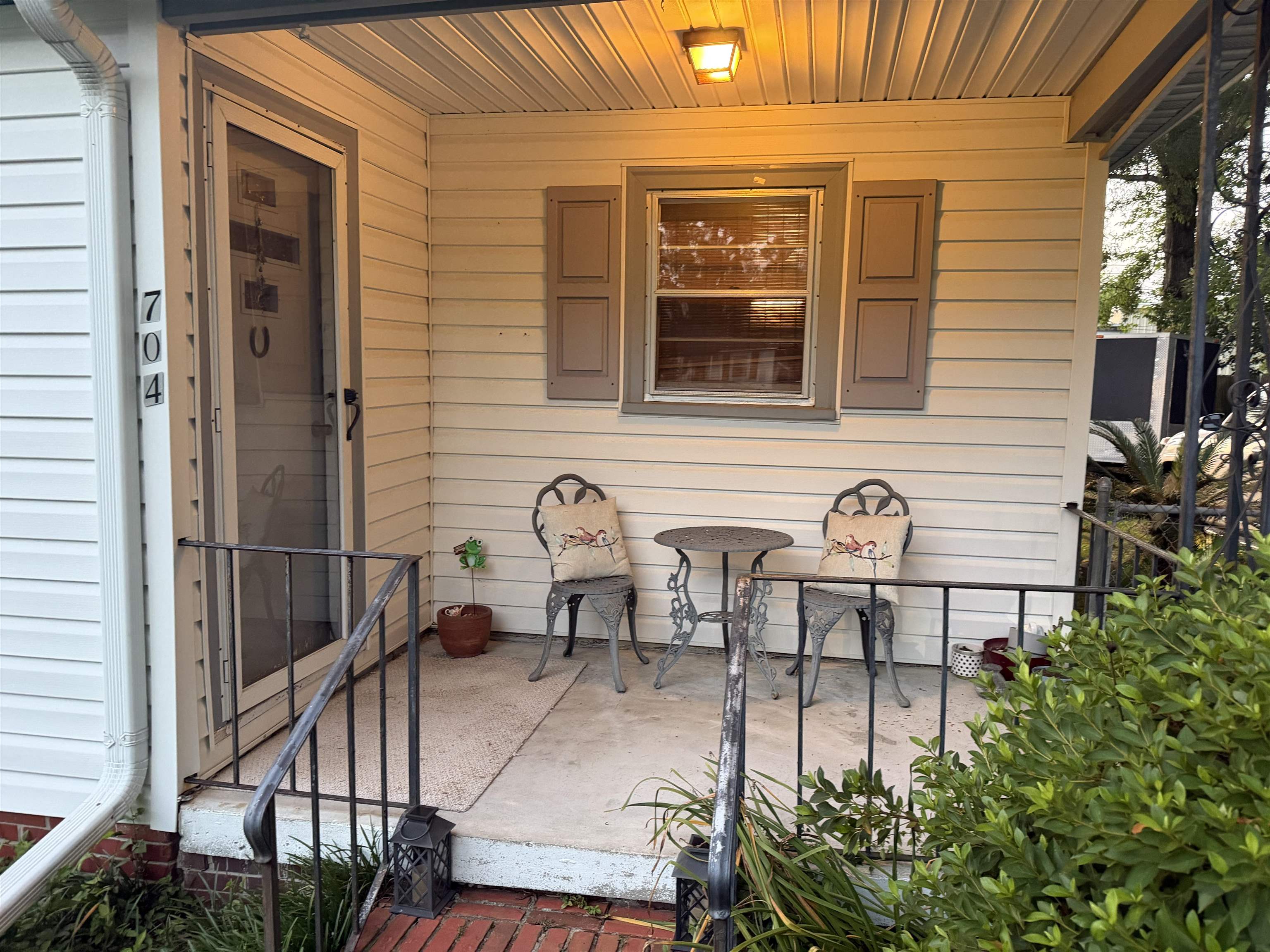 704 15th Court Property Photo 2