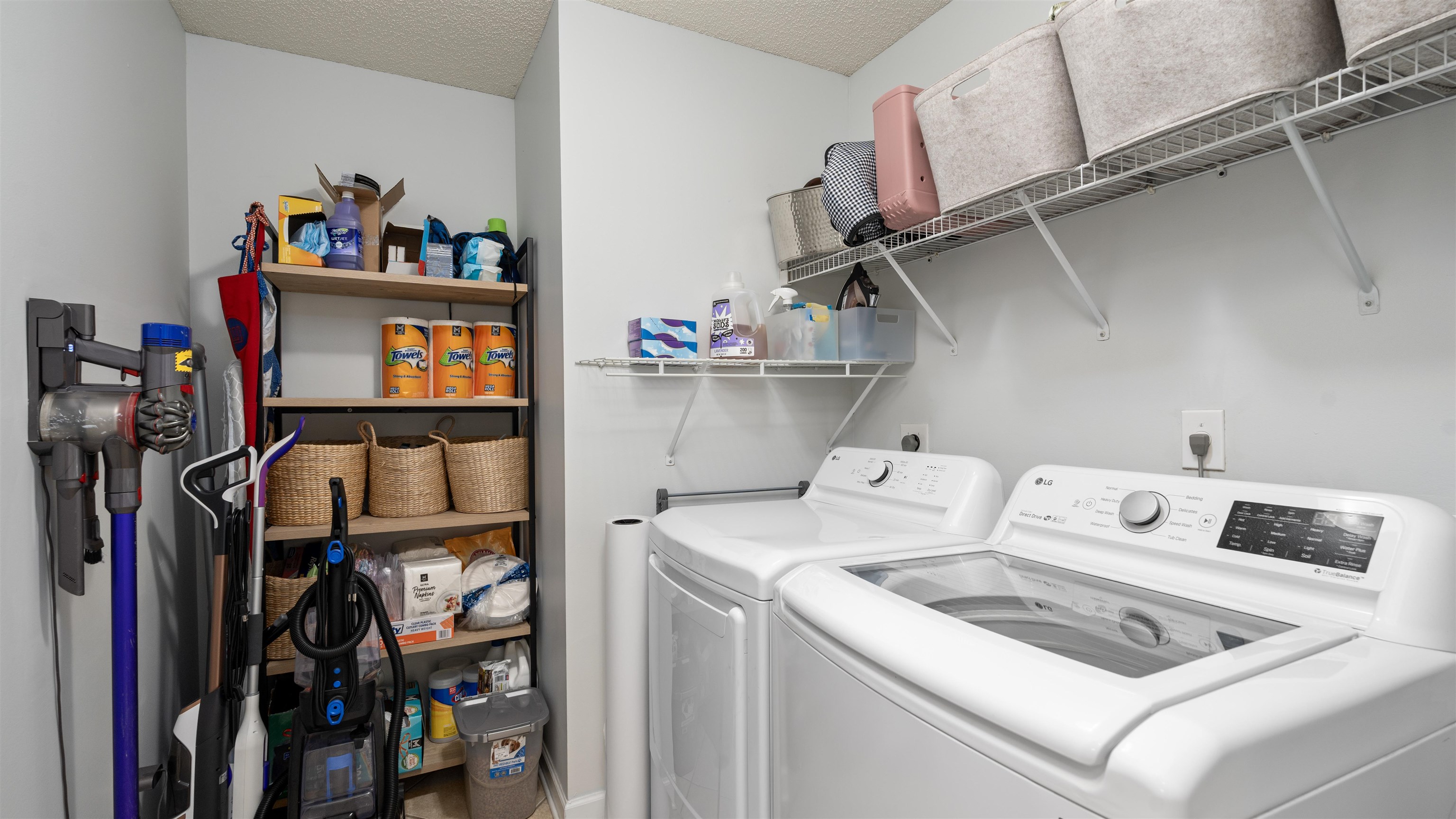 823 Riverward Dr. Property Photo 16