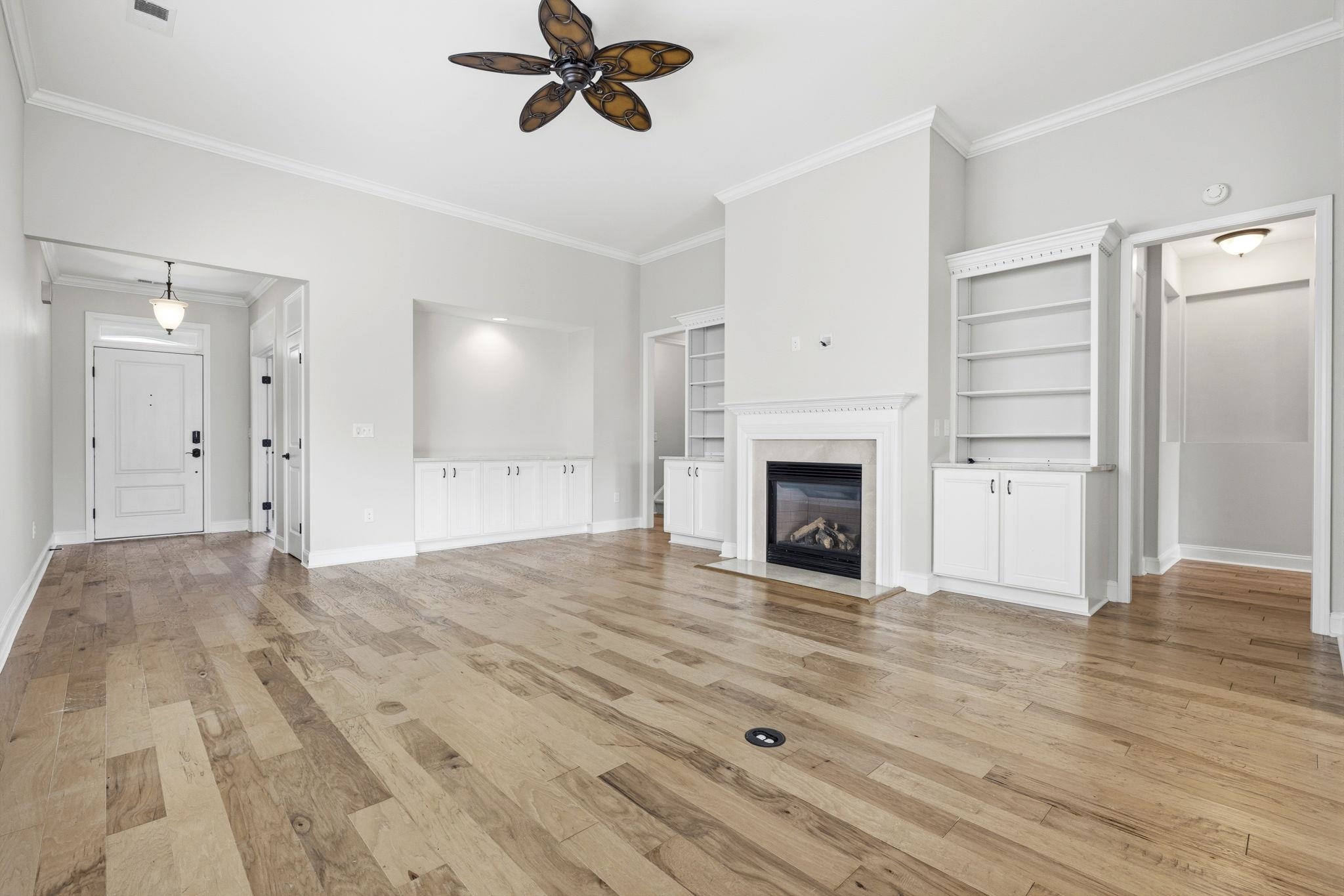 2027 Silverspring Ln. Property Photo 7
