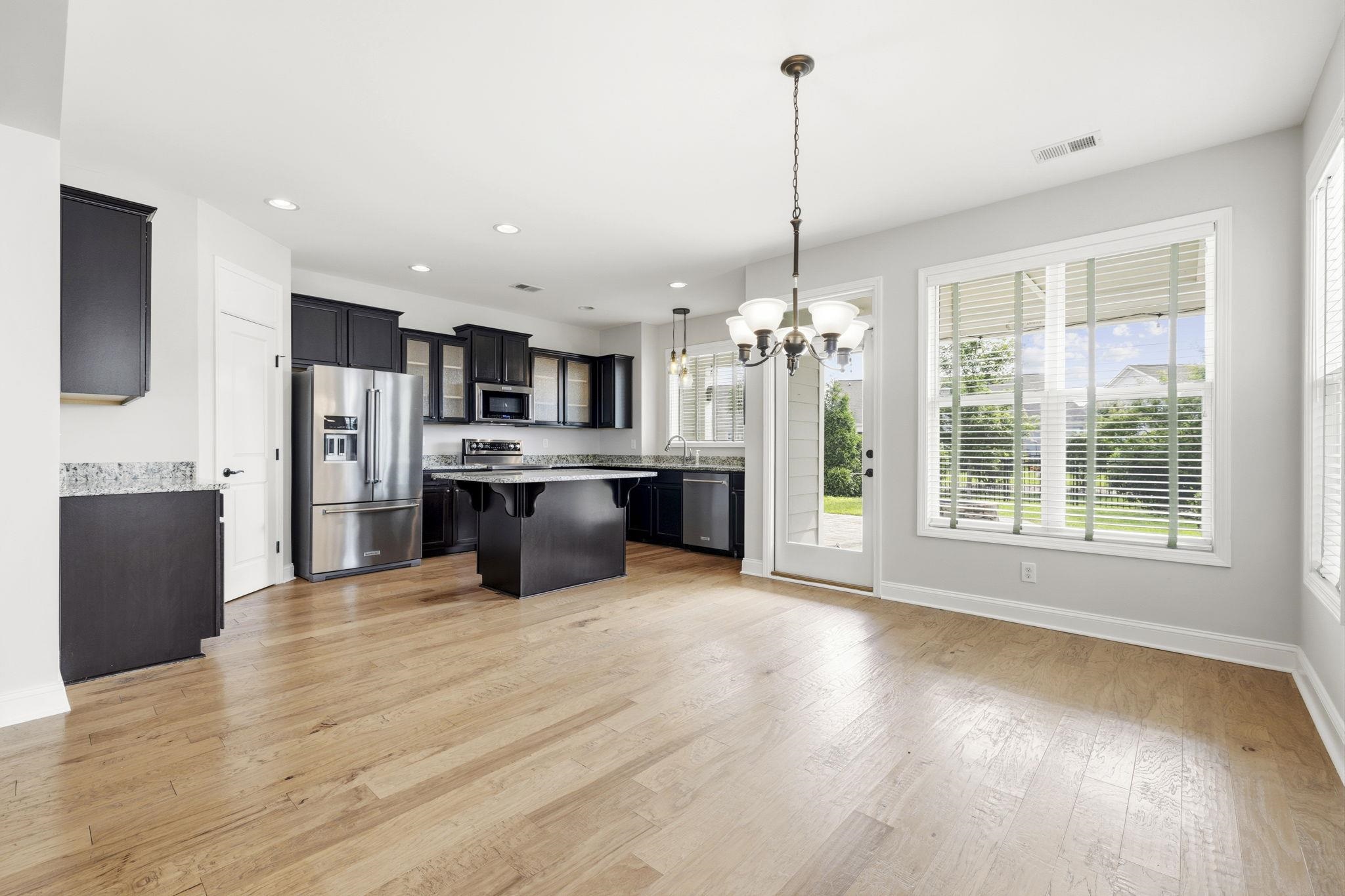 2027 Silverspring Ln. Property Photo 10
