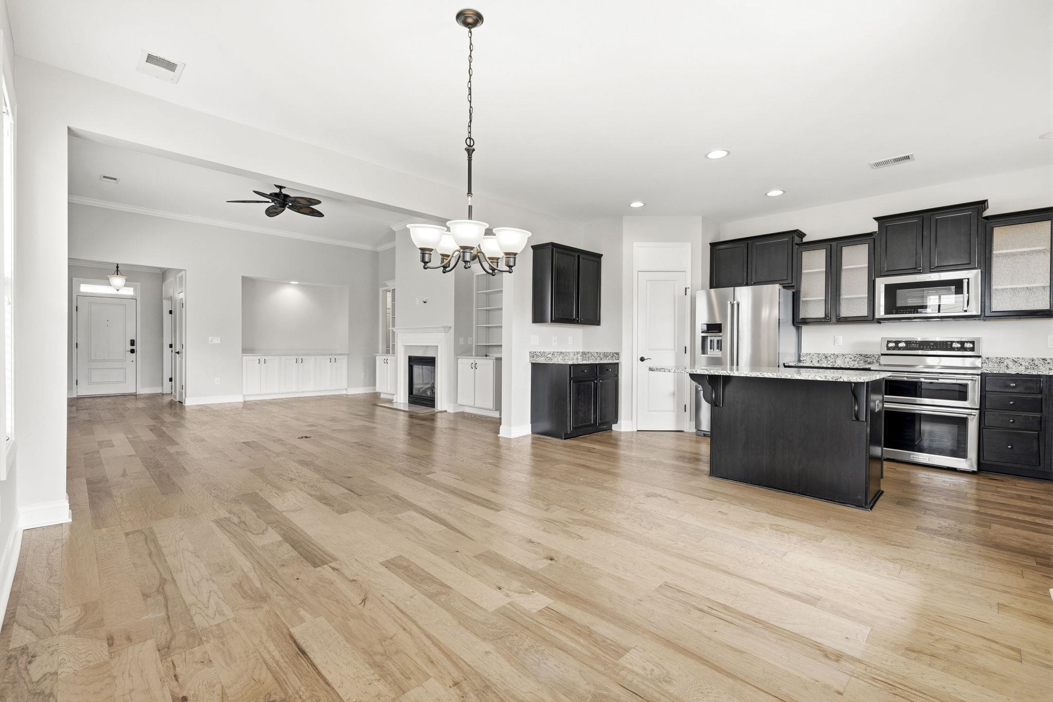 2027 Silverspring Ln. Property Photo 11