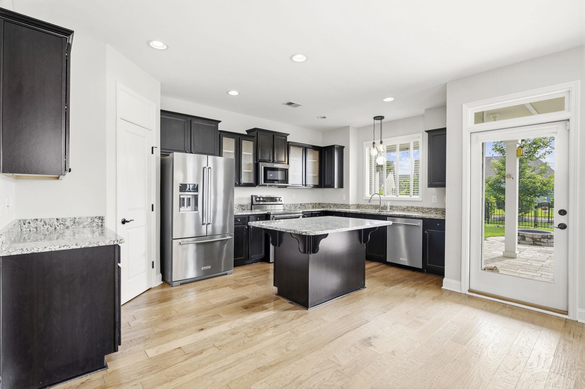 2027 Silverspring Ln. Property Photo 12