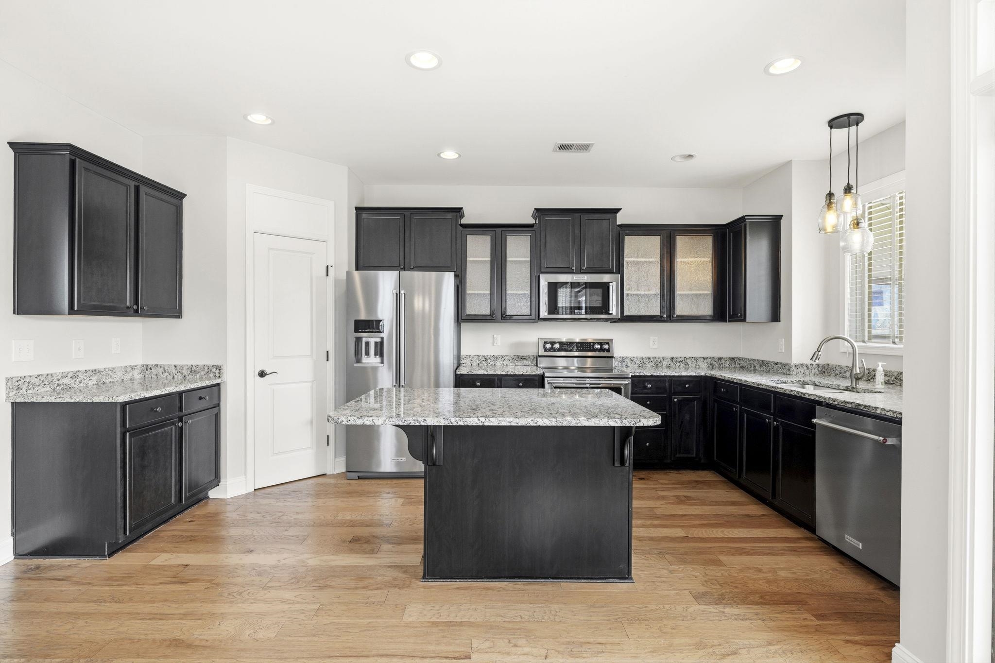 2027 Silverspring Ln. Property Photo 14