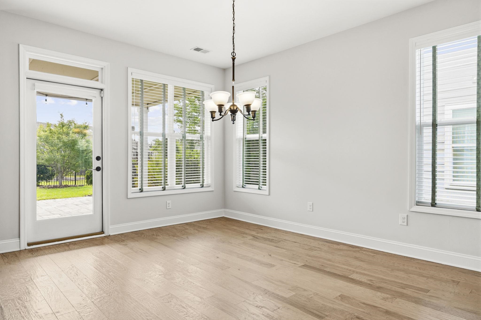 2027 Silverspring Ln. Property Photo 15