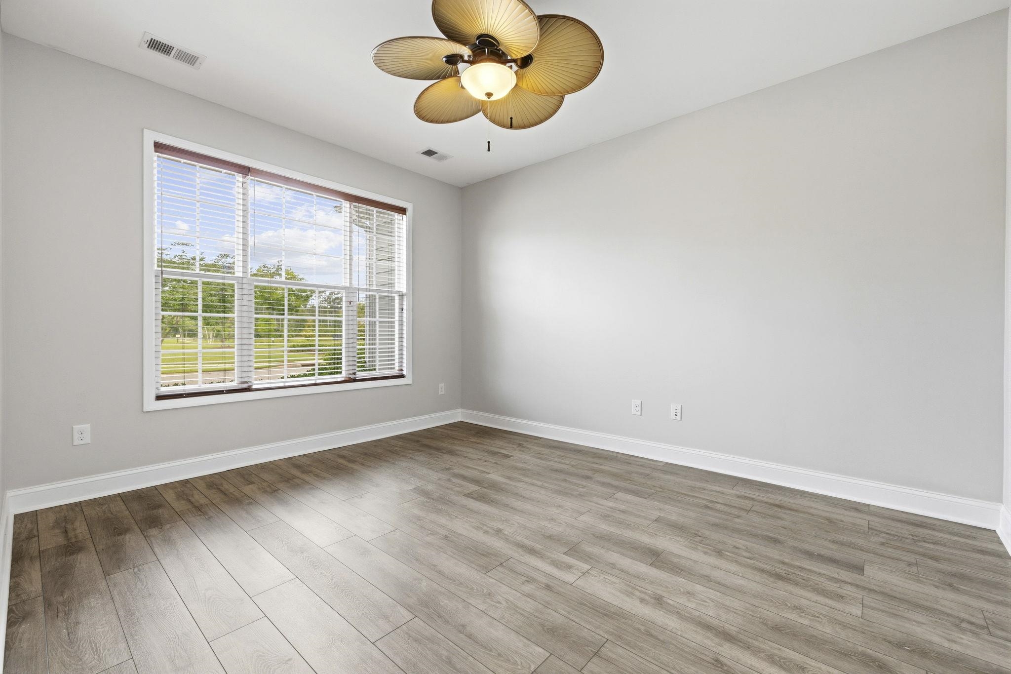 2027 Silverspring Ln. Property Photo 16