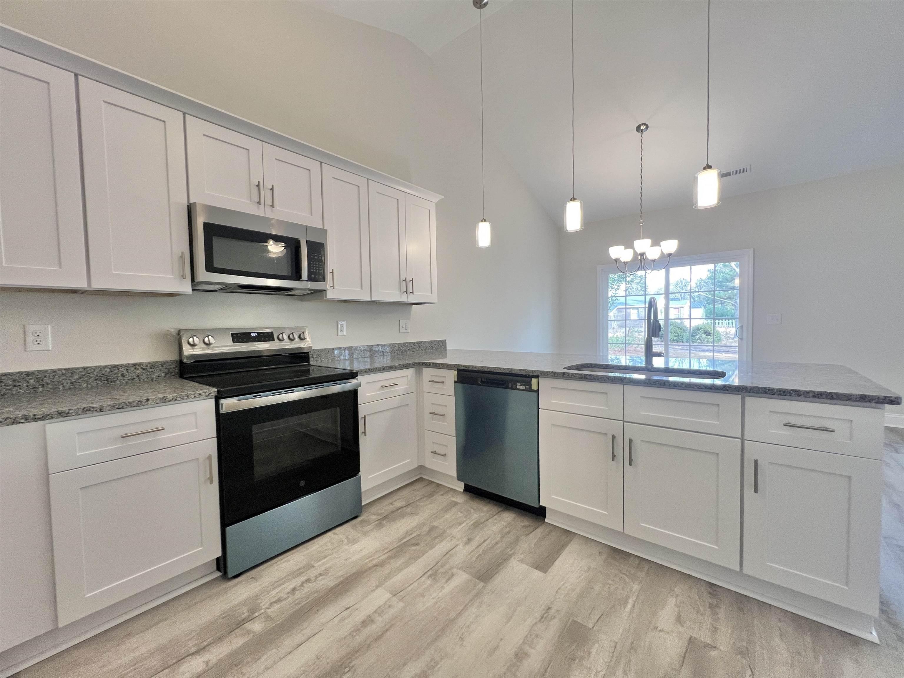 5176 Spring St. Property Photo 4