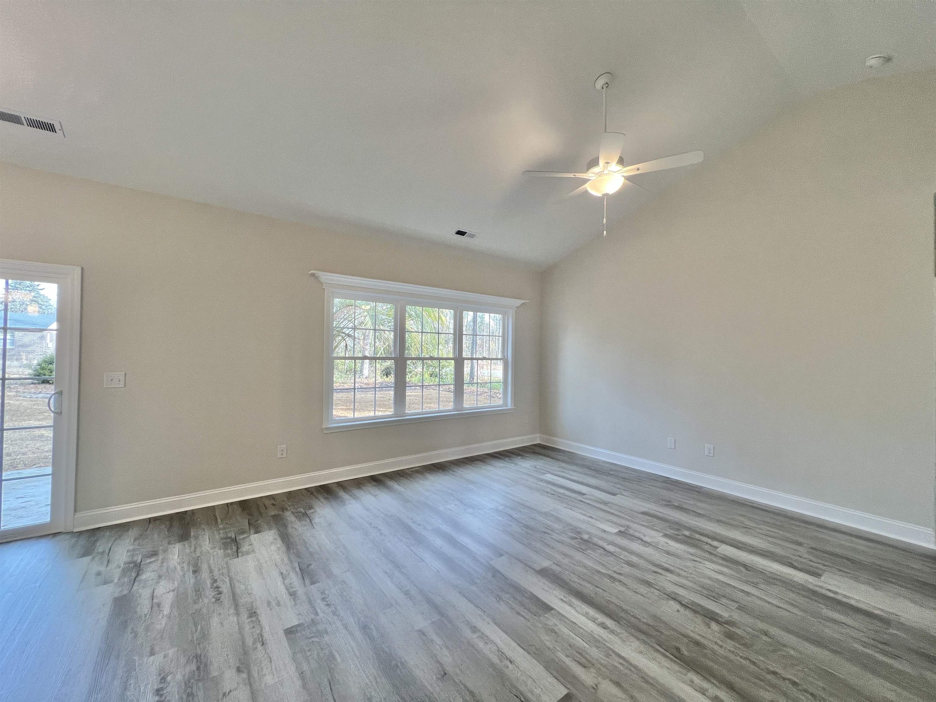 5176 Spring St. Property Photo 5