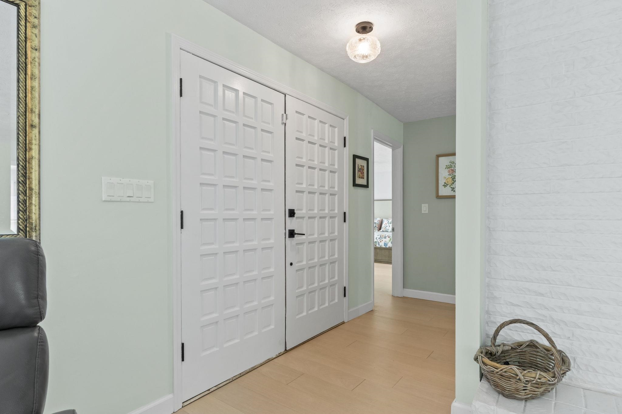 207 Glass Hill Dr. Property Photo 17