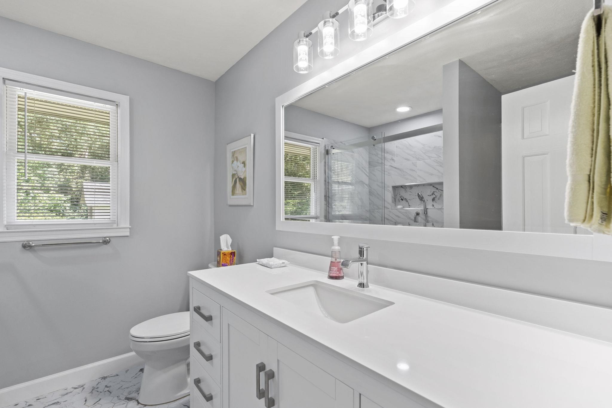 207 Glass Hill Dr. Property Photo 28