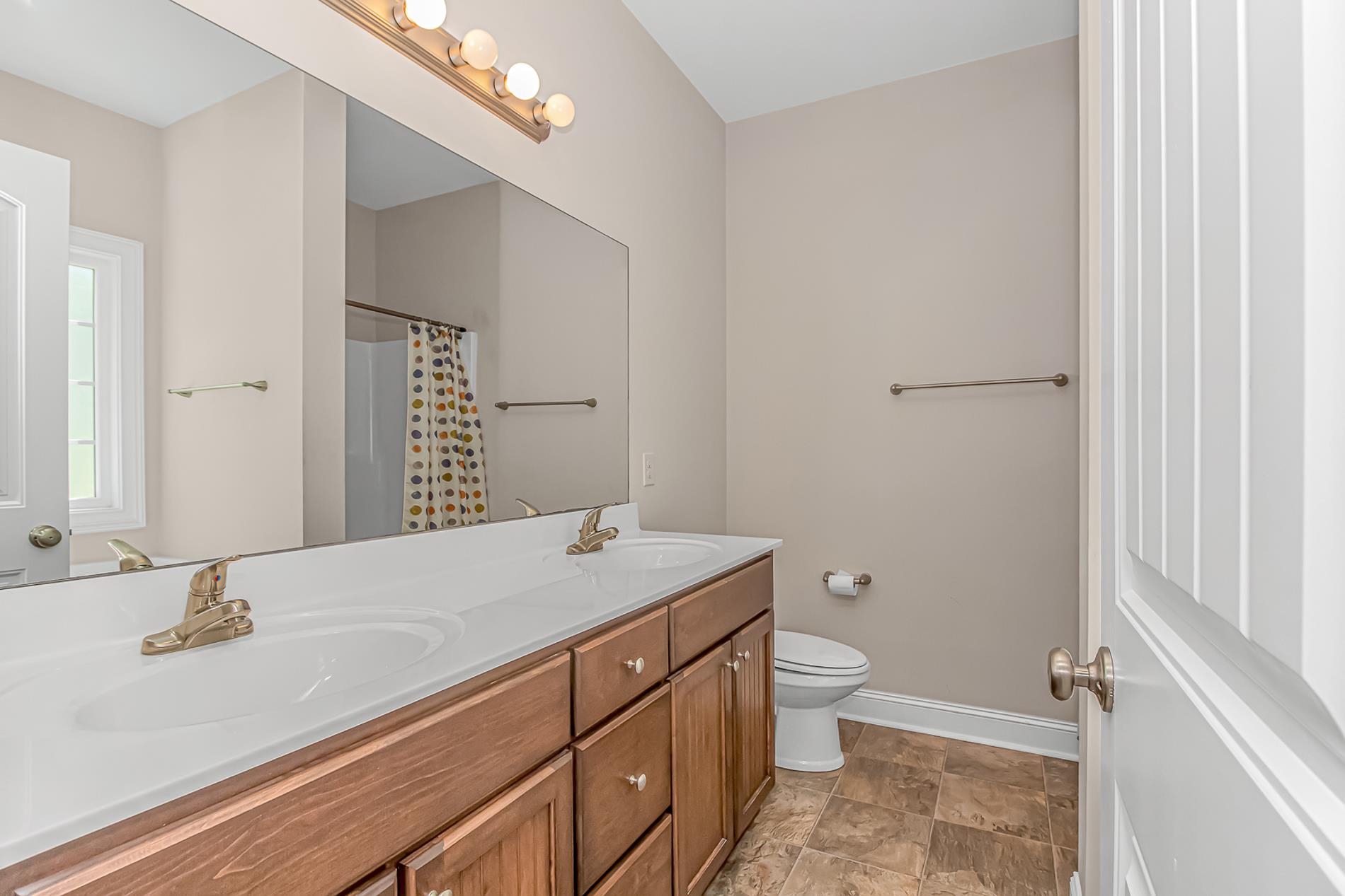 1010 Napa Ct. Property Photo 5