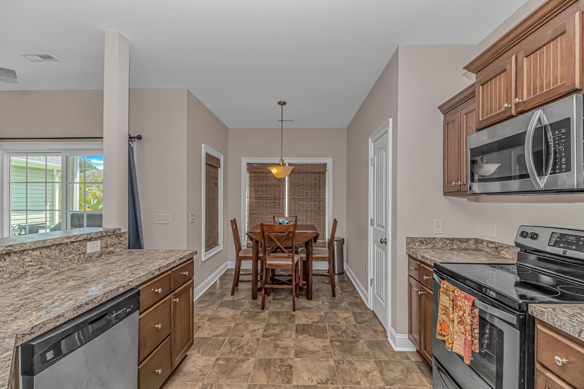 1010 Napa Ct. Property Photo 6