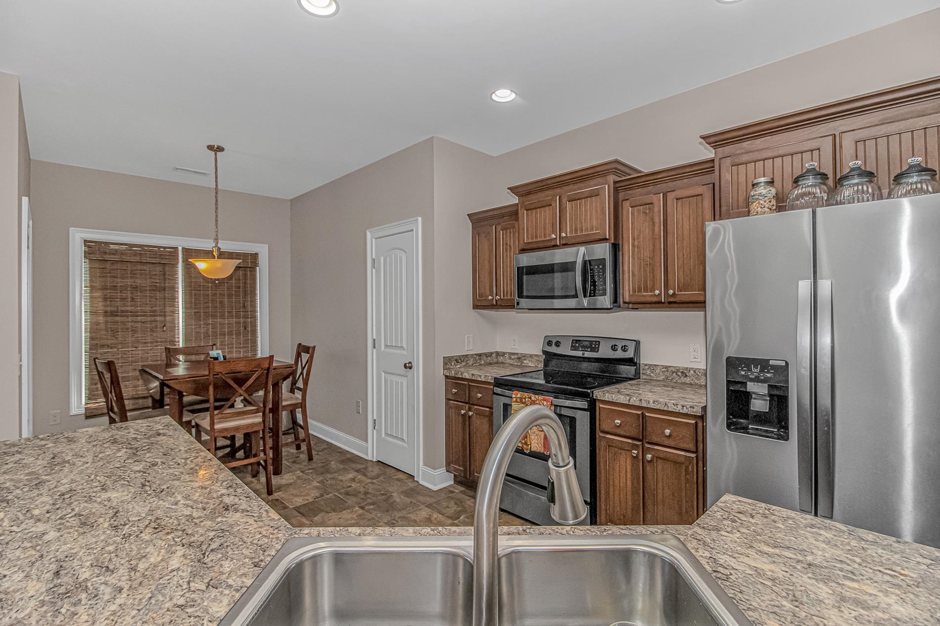 1010 Napa Ct. Property Photo 7