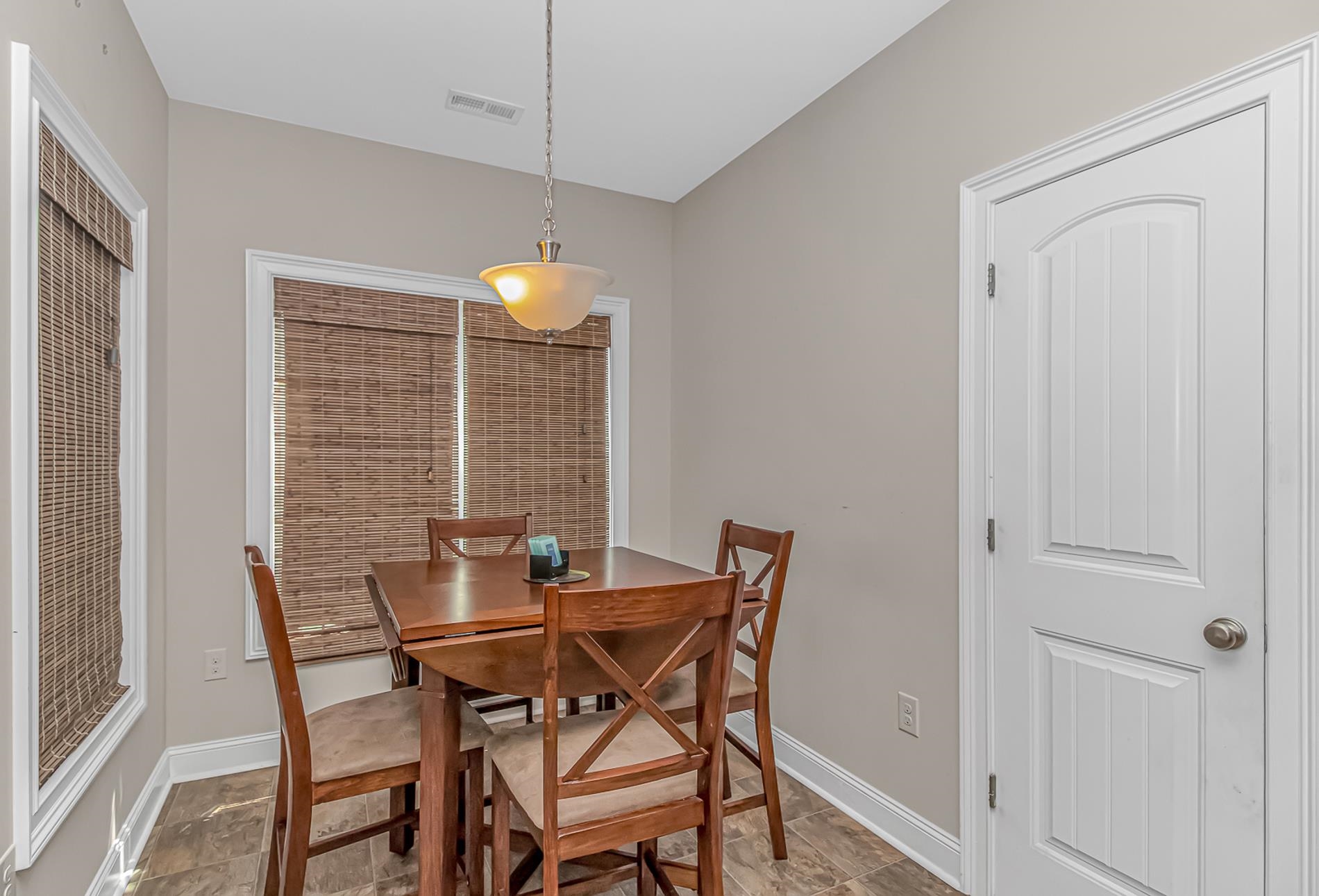 1010 Napa Ct. Property Photo 8