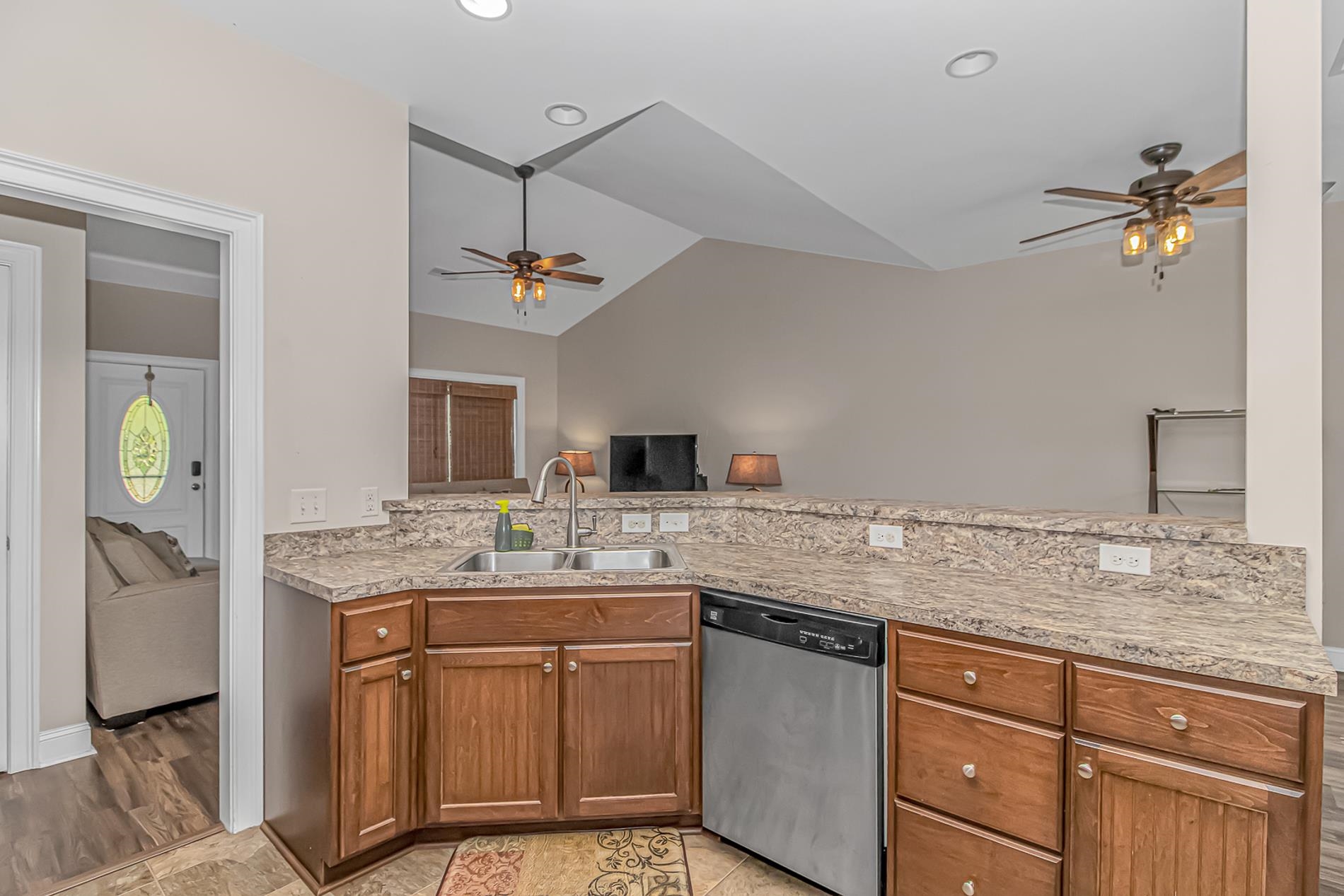 1010 Napa Ct. Property Photo 9