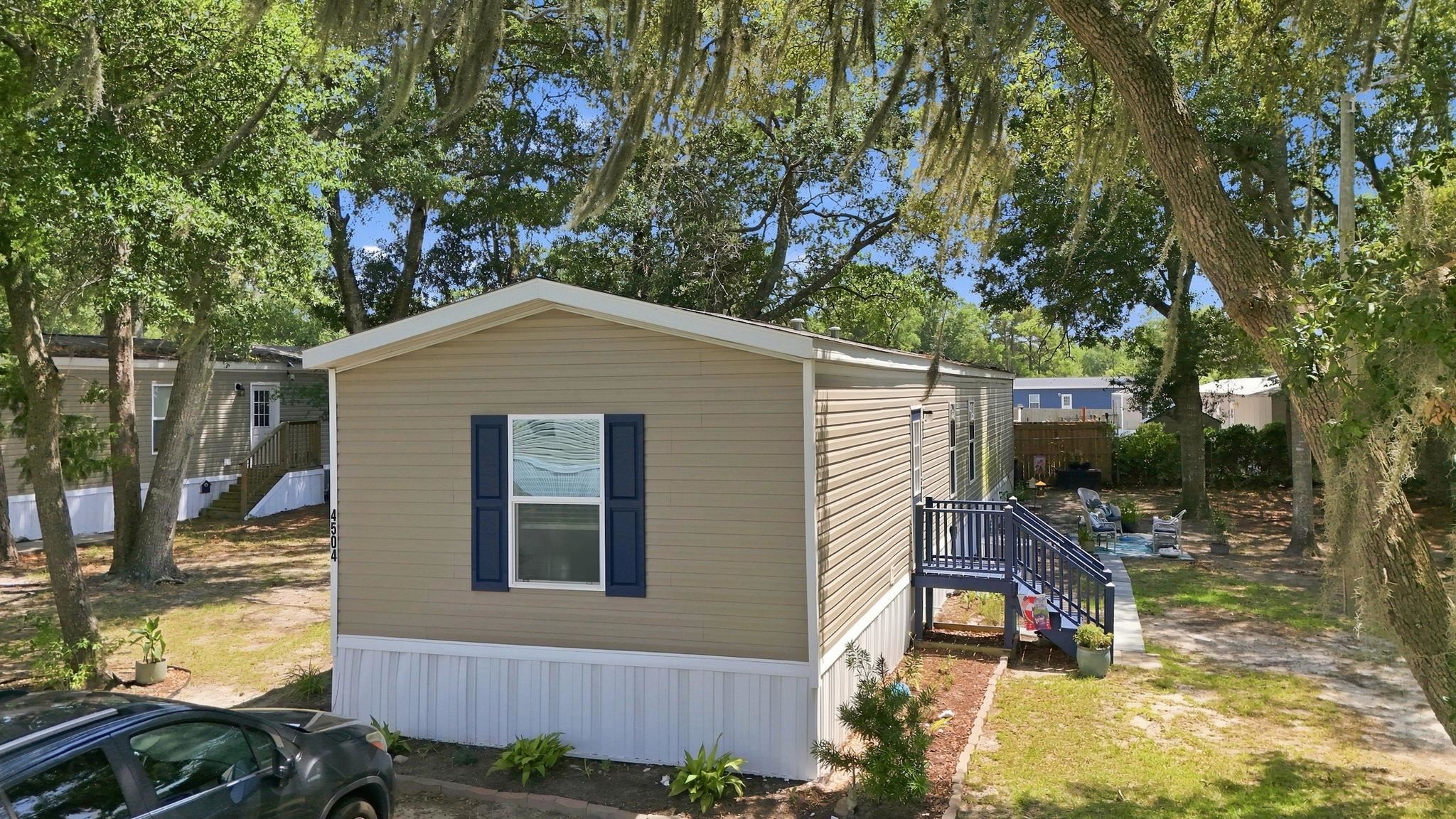4504 Mallard St. Property Photo 1