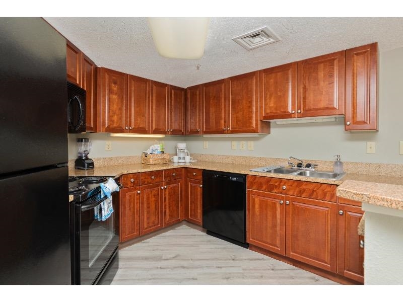 5200 Ocean Blvd. N Property Photo 15