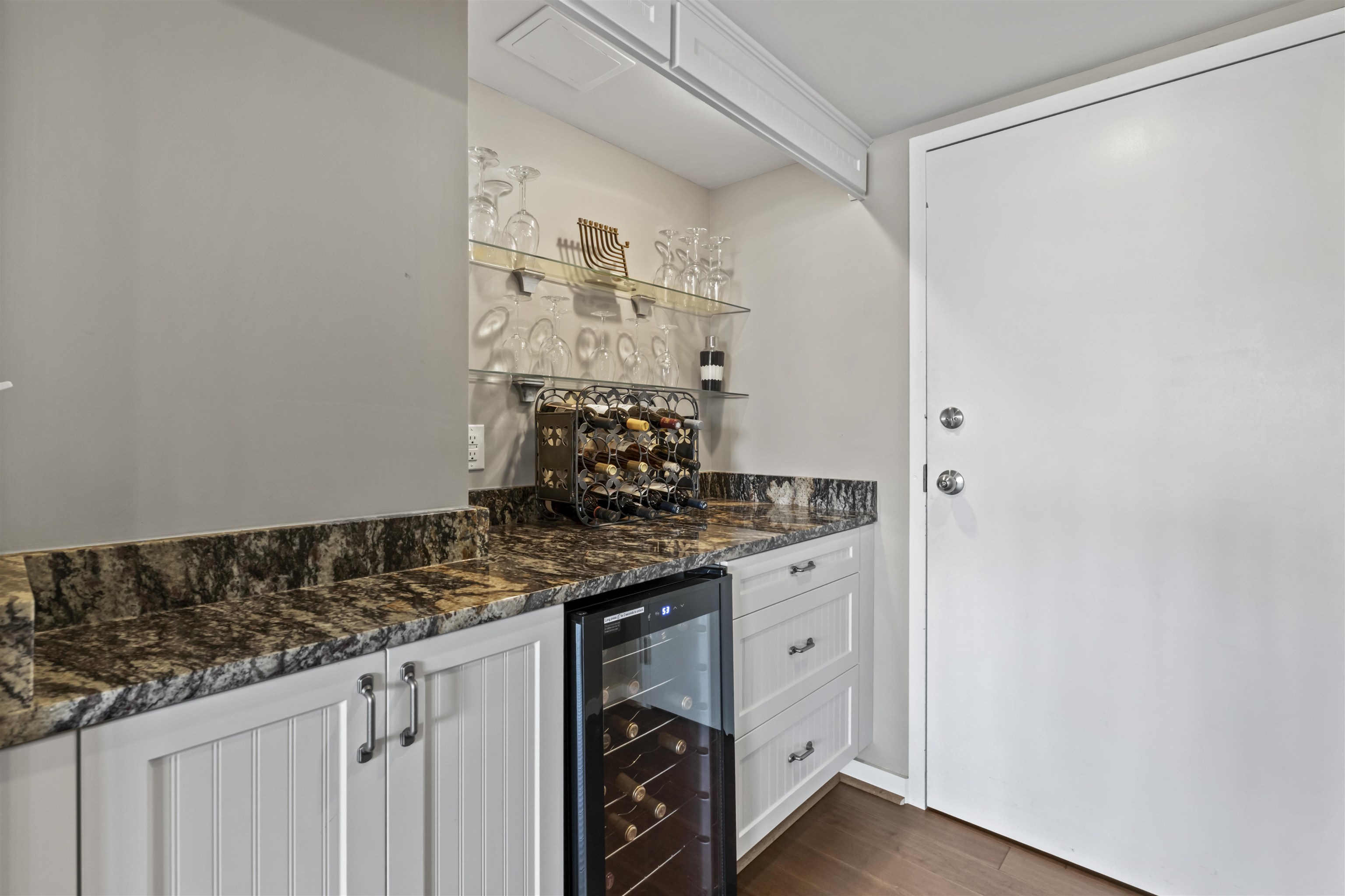 9840 Queensway Blvd. Property Photo 6