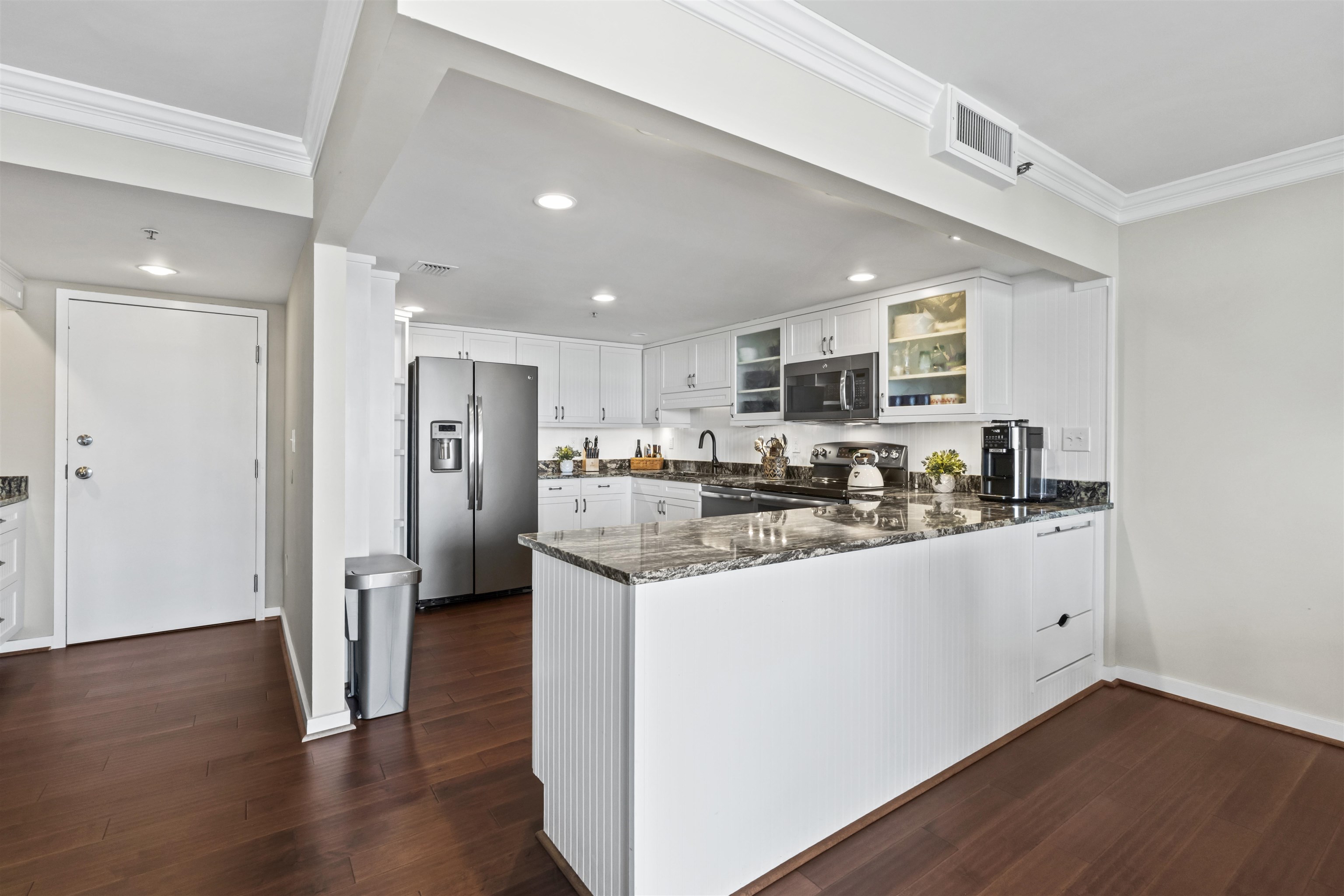 9840 Queensway Blvd. Property Photo 10