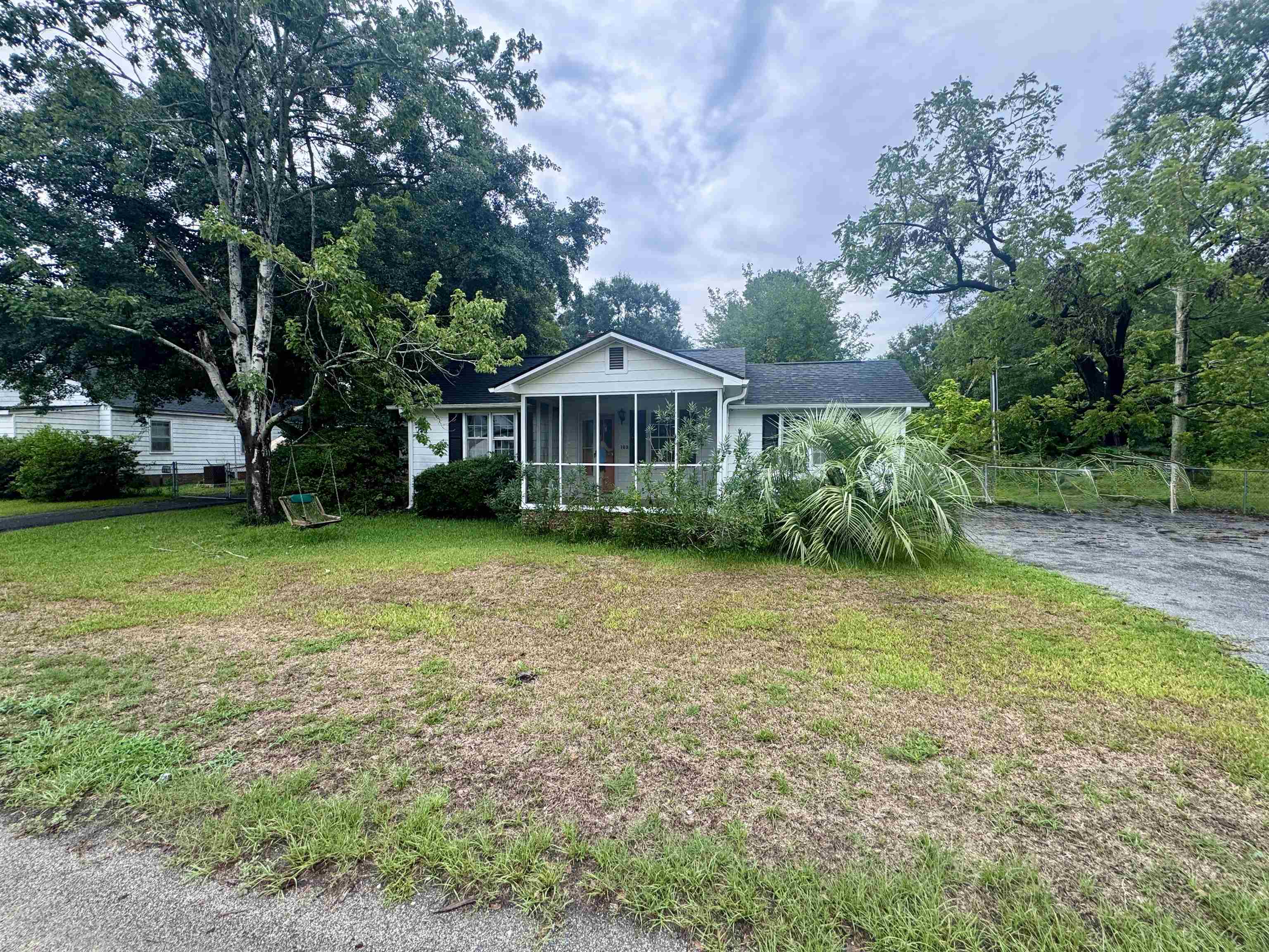 103 E Elmwood St. Property Photo 1