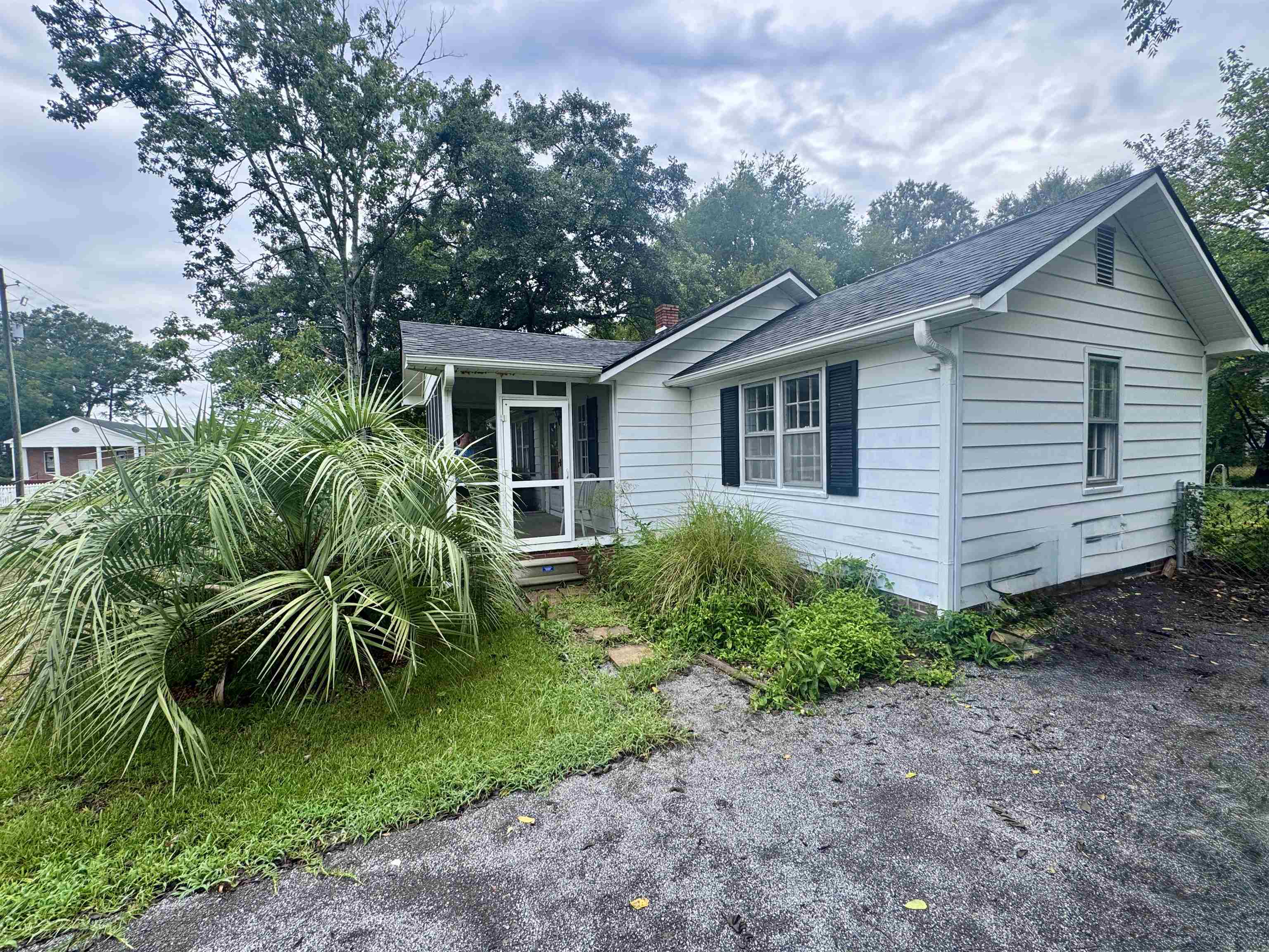 103 E Elmwood St. Property Photo 5