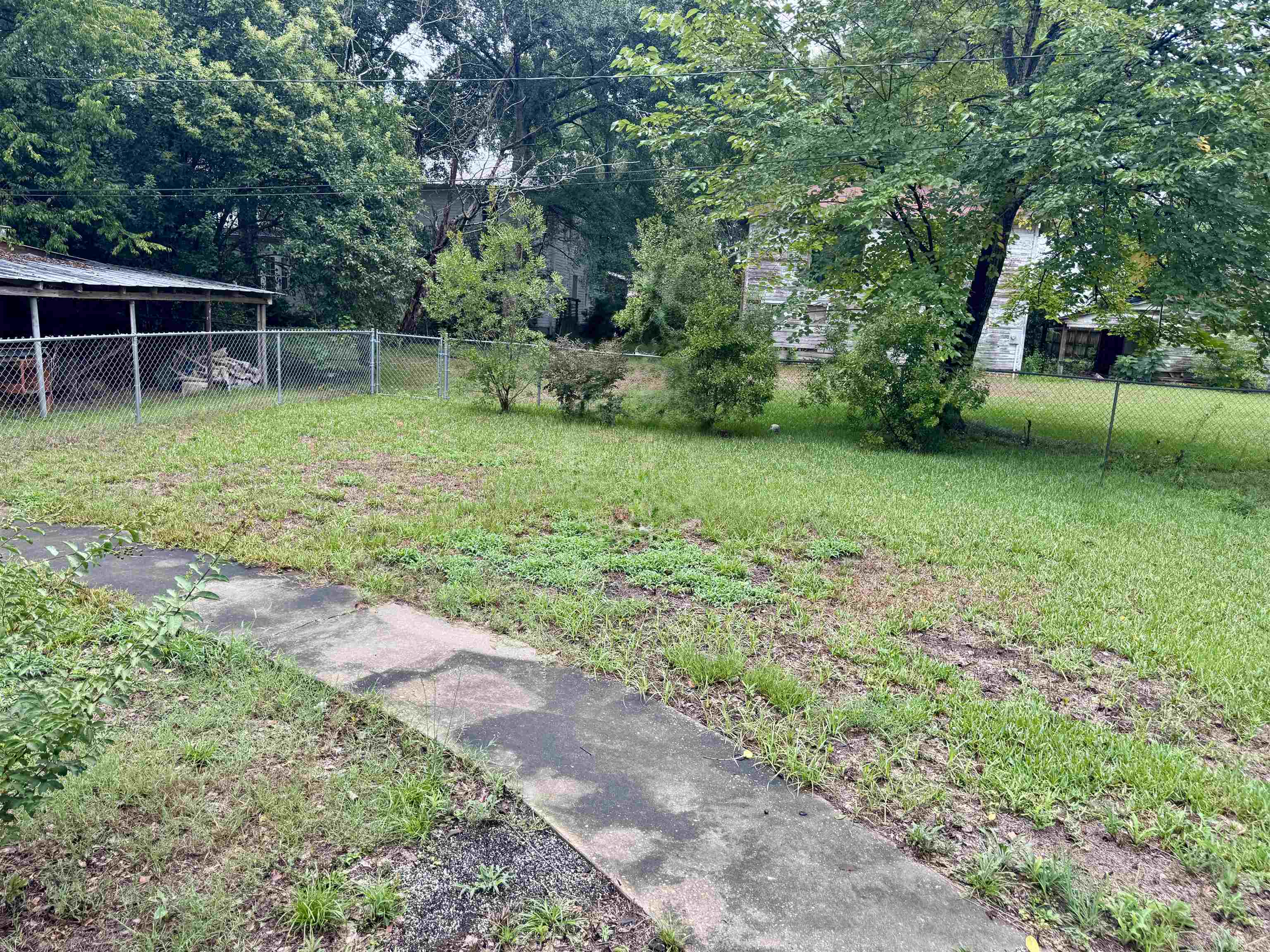 103 E Elmwood St. Property Photo 11