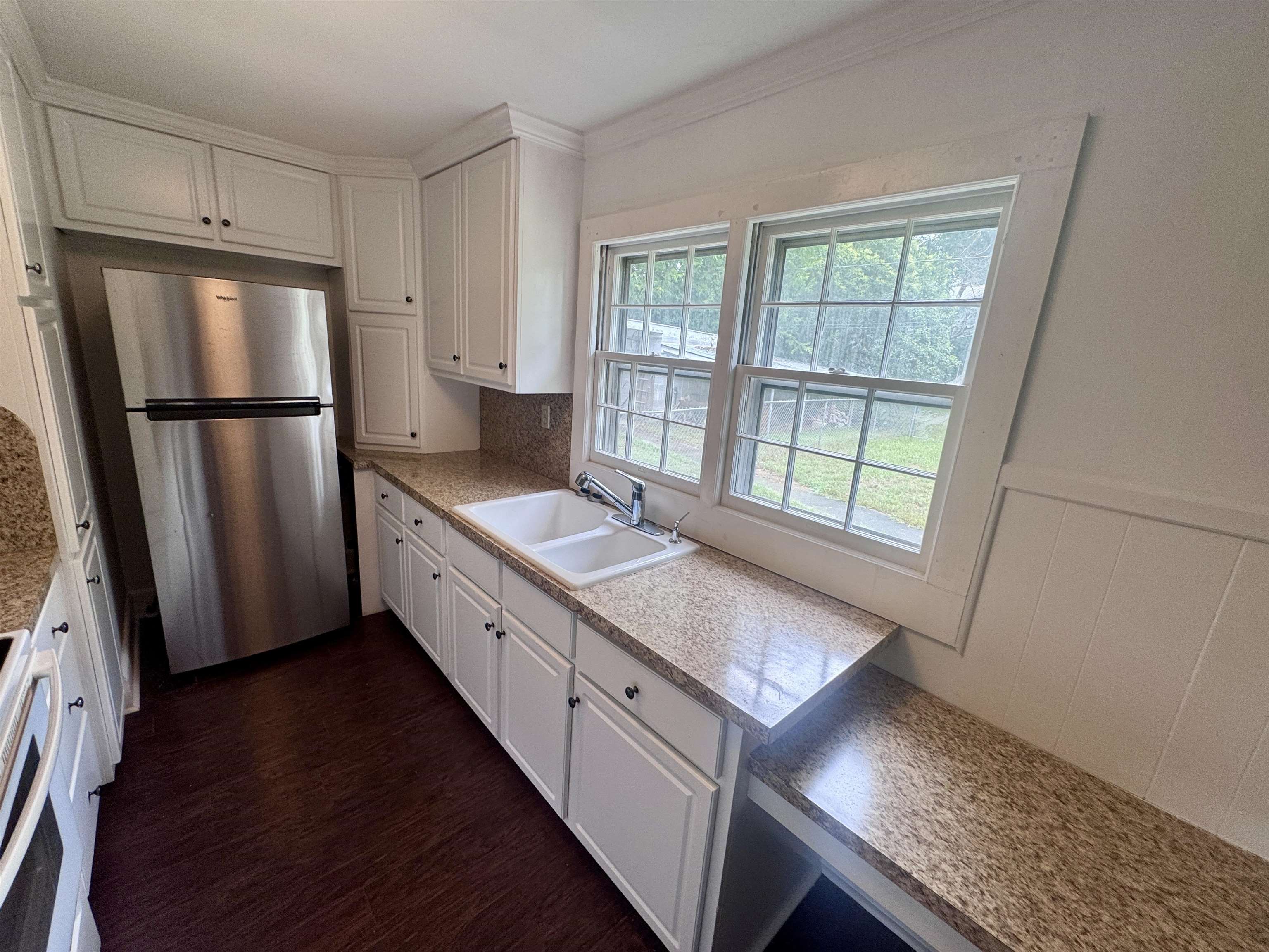103 E Elmwood St. Property Photo 20
