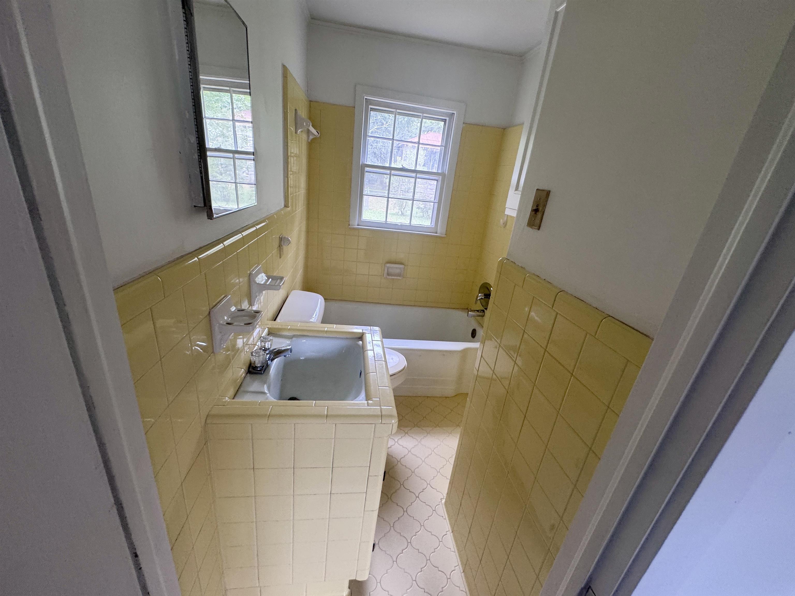 103 E Elmwood St. Property Photo 29