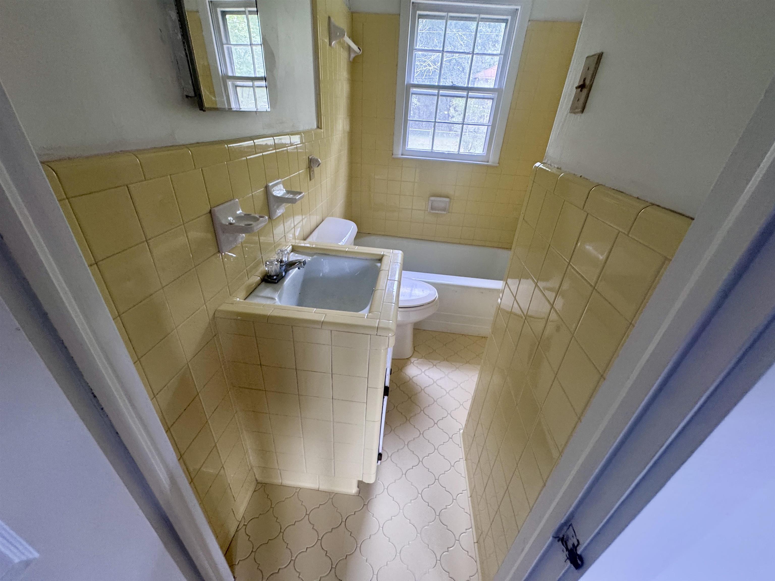 103 E Elmwood St. Property Photo 31