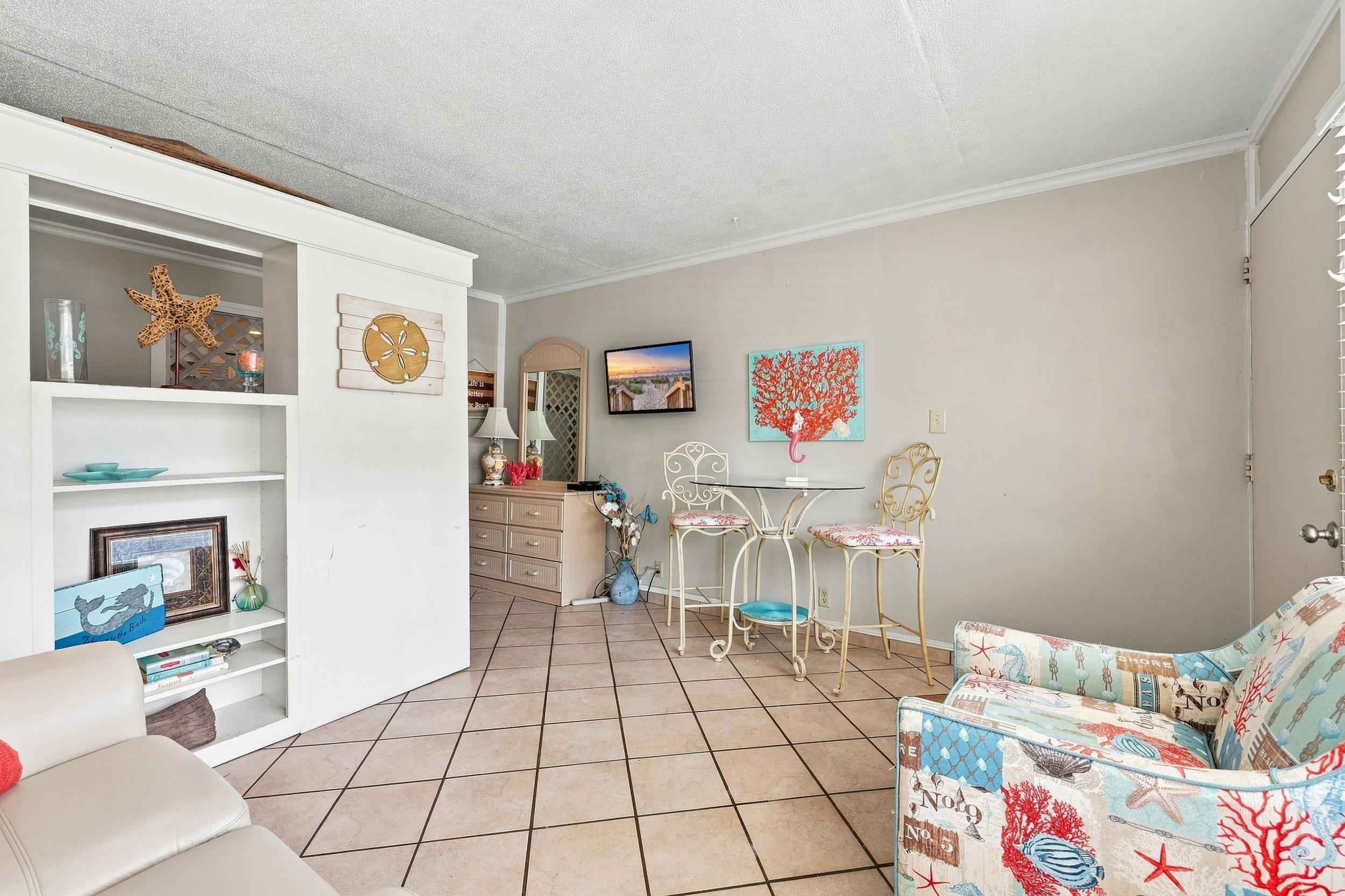 2202 S Perrin Dr. Property Photo 6