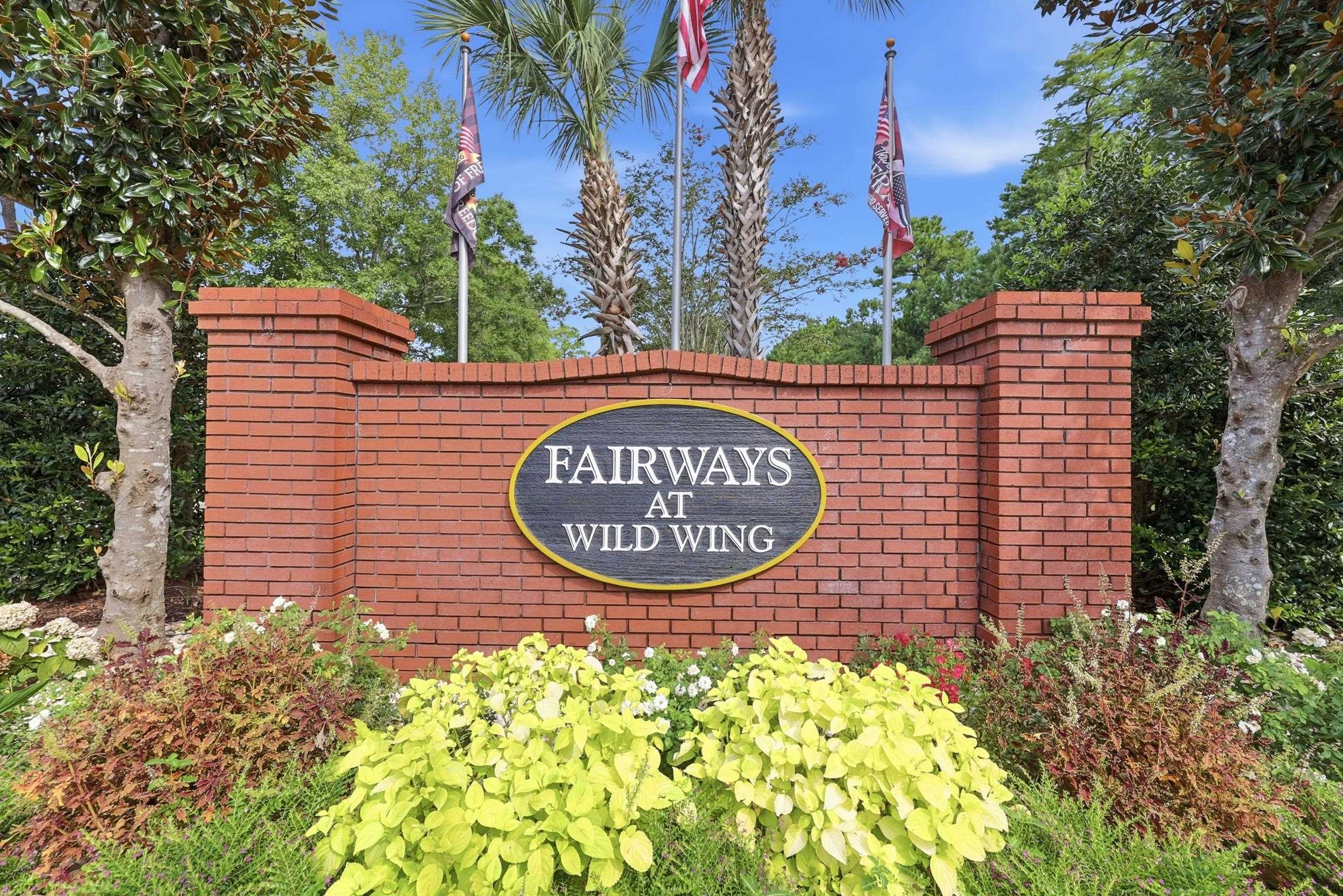 1025 Fairway Ln. Property Photo 2