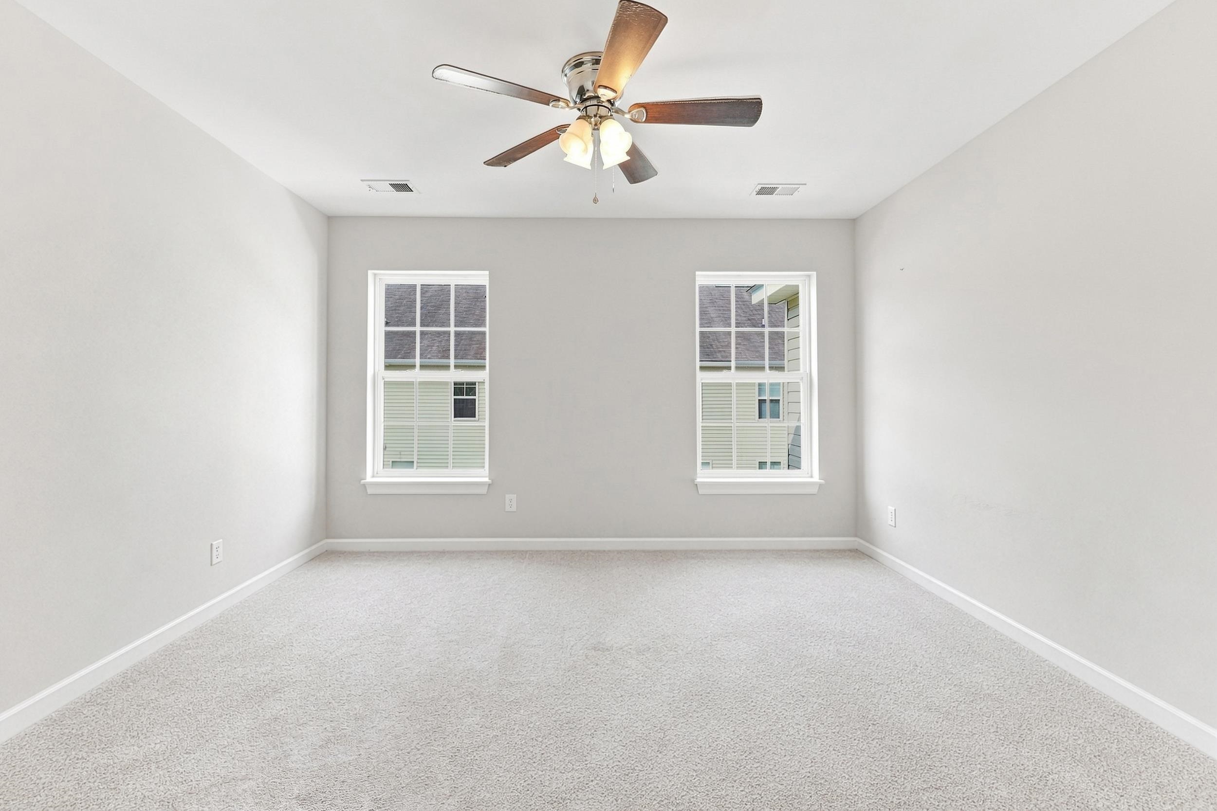 1025 Fairway Ln. Property Photo 15