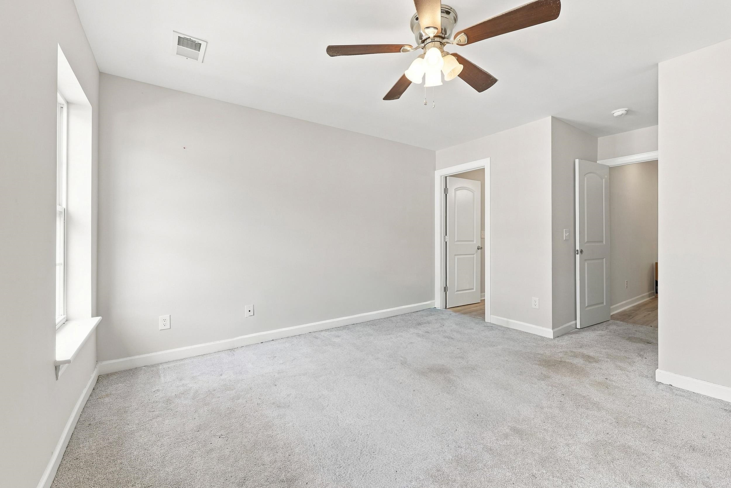 1025 Fairway Ln. Property Photo 16