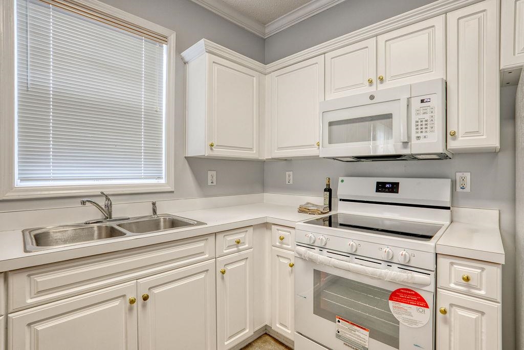 800 Crumpet Ct. Property Photo 7