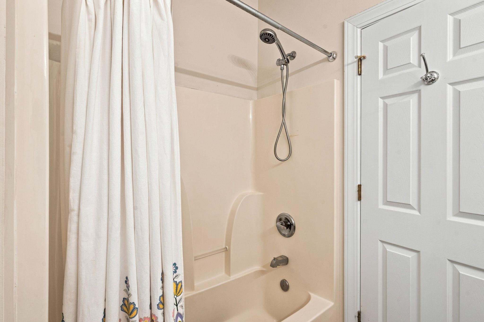 2037 Silvercrest Dr. Property Photo 21