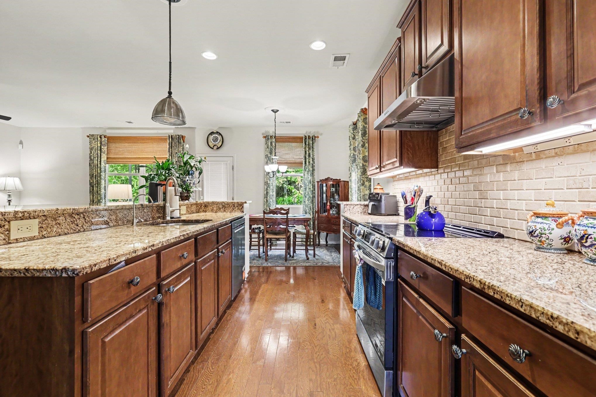 5004 Wax Myrtle Ct. Property Photo 11