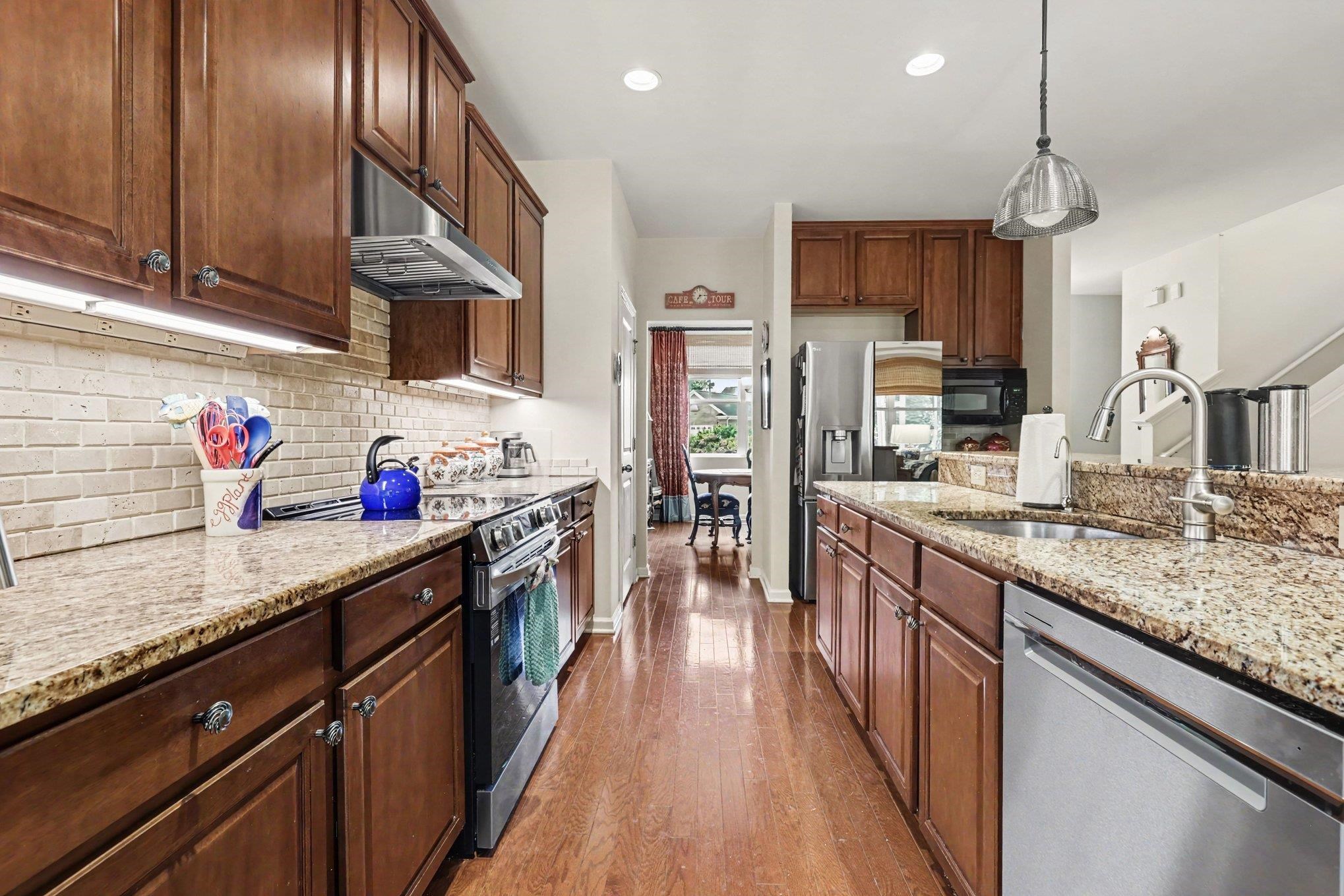 5004 Wax Myrtle Ct. Property Photo 12