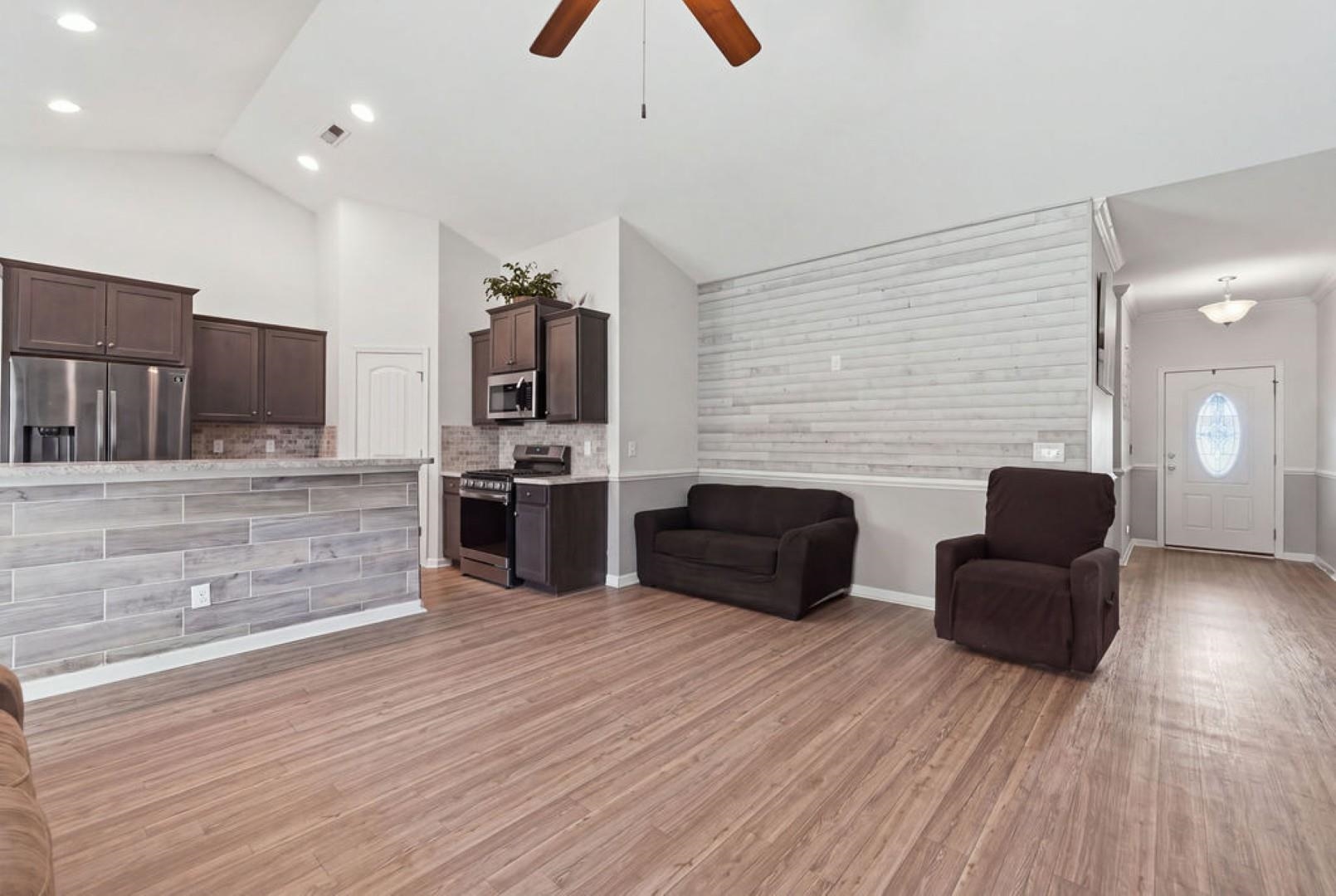 172 Palm Terrace Loop Property Photo 4