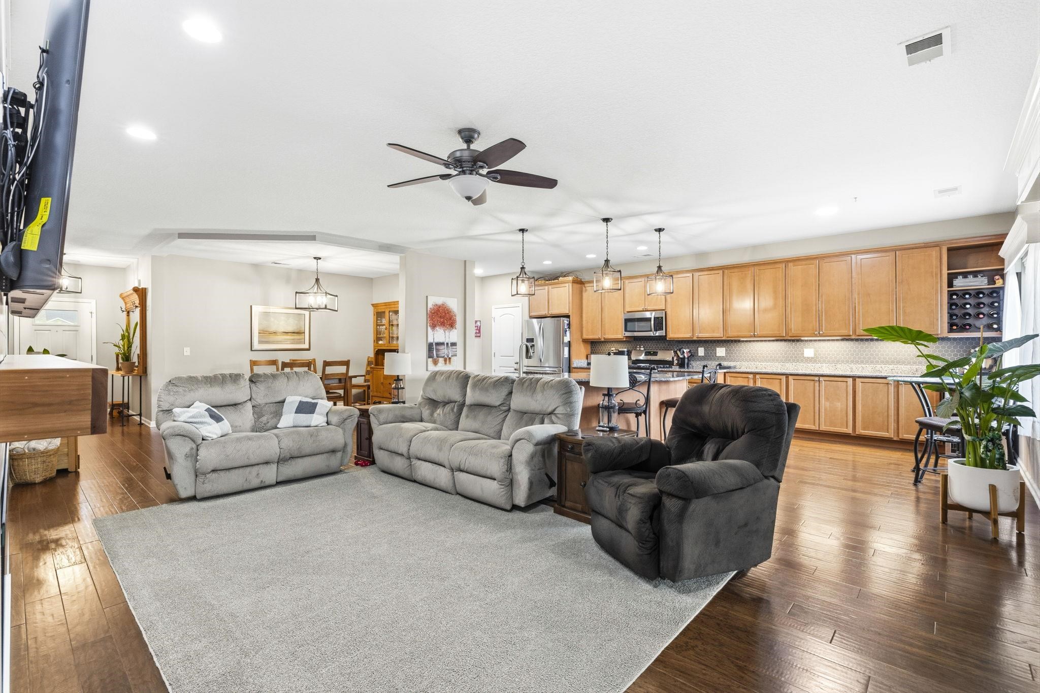 672 Old Castle Loop Property Photo 9