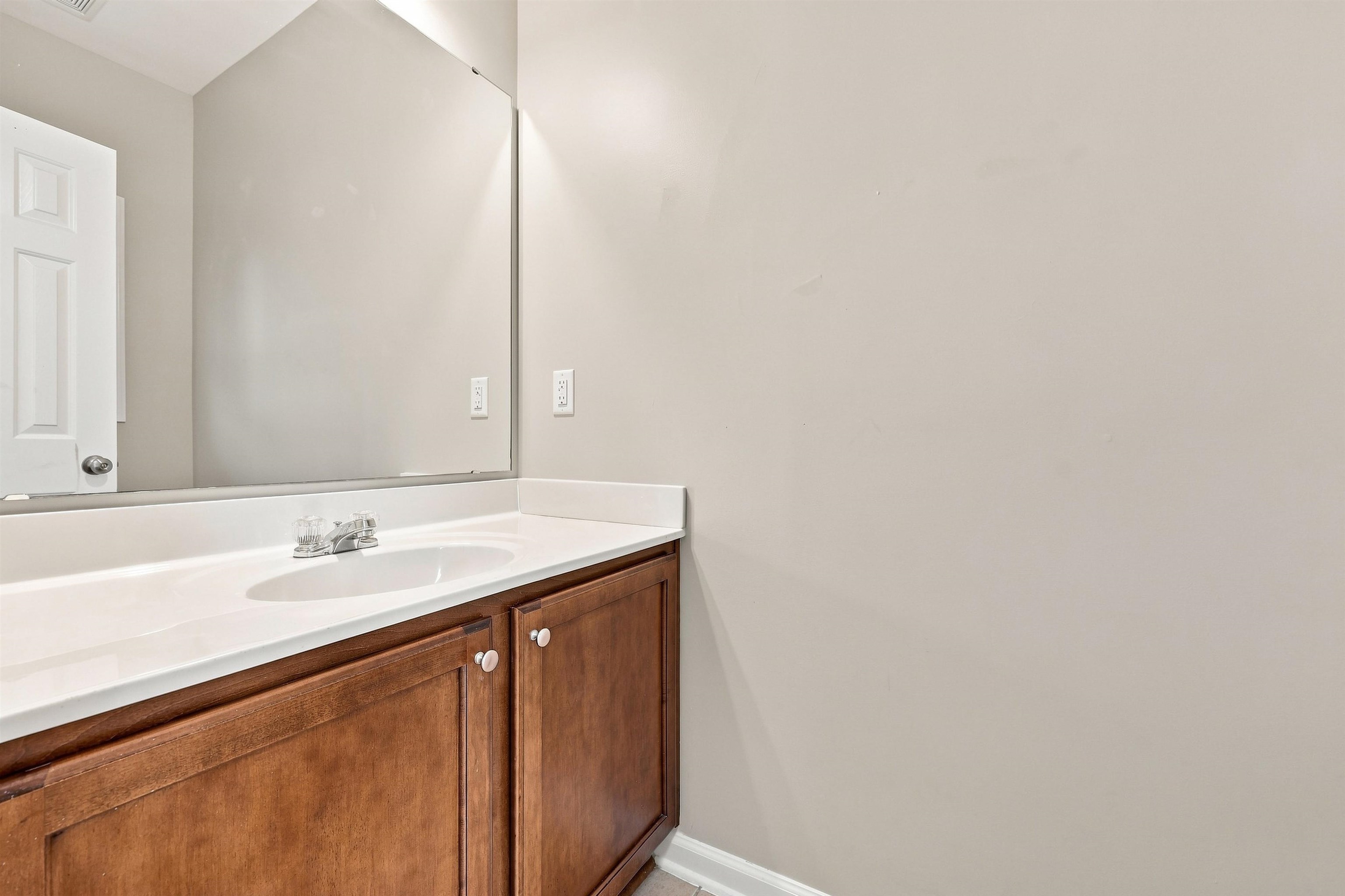 4737 Farm Lake Dr. Property Photo 7