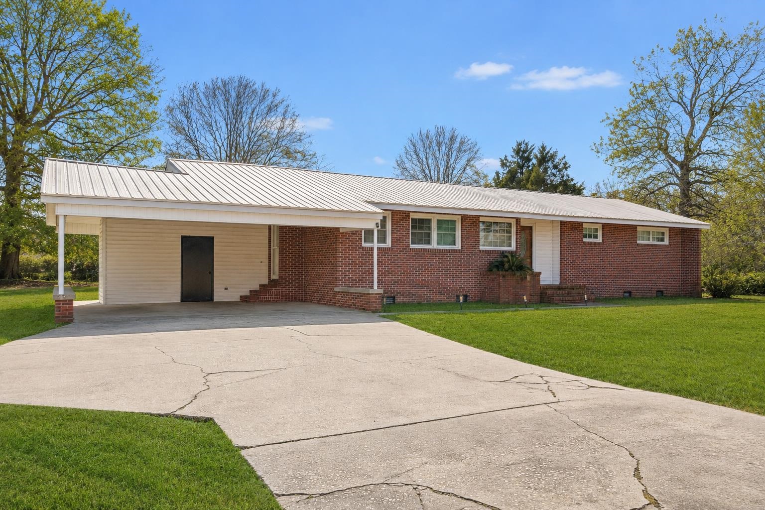 3813 West Marion St. Property Photo 1