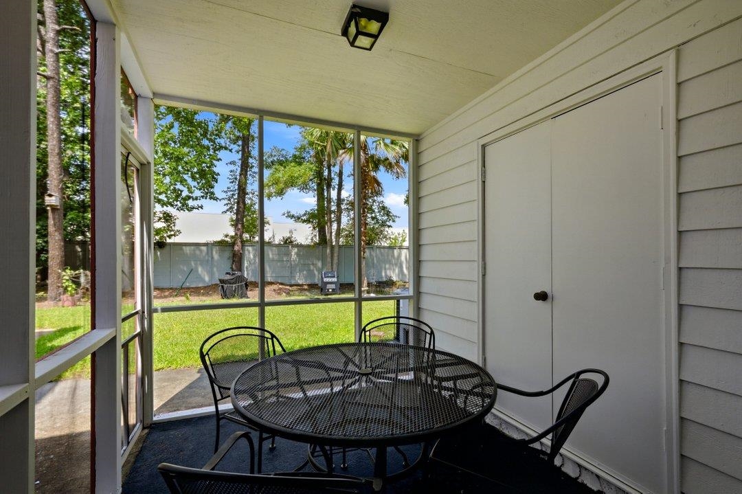 86 Shadow Moss Pl. Property Photo 2