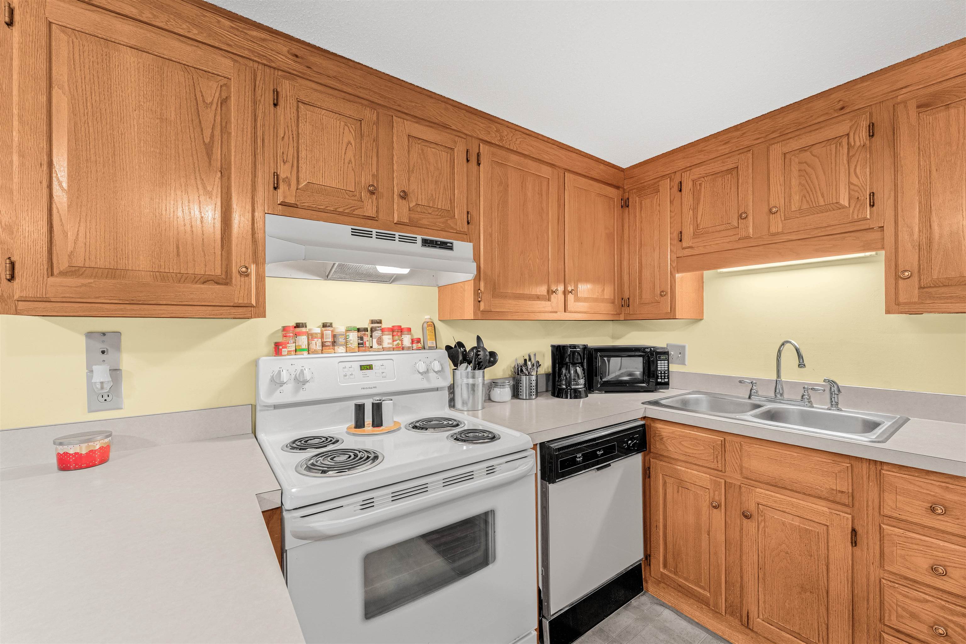 1205 Tiffany Ln. Property Photo 15