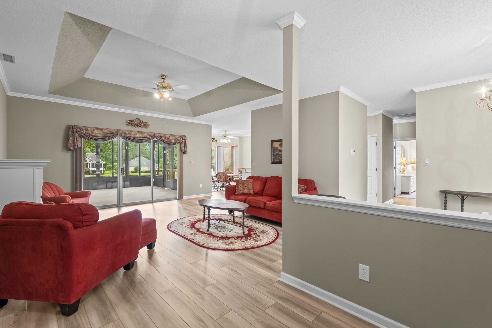 3111 Hermitage Dr. Property Photo 4