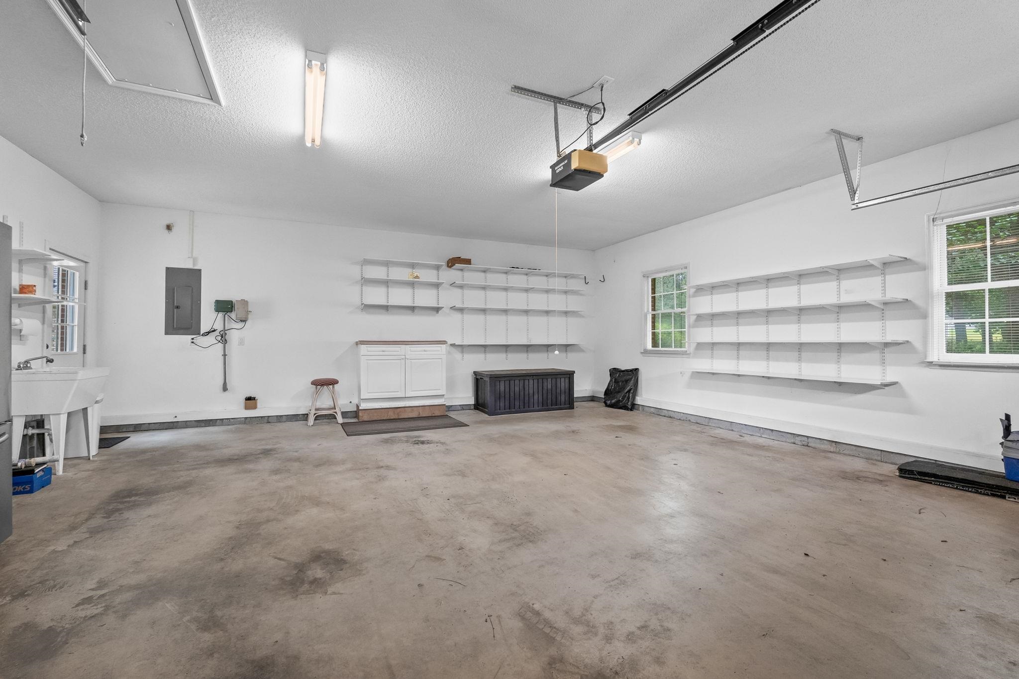 3111 Hermitage Dr. Property Photo 40
